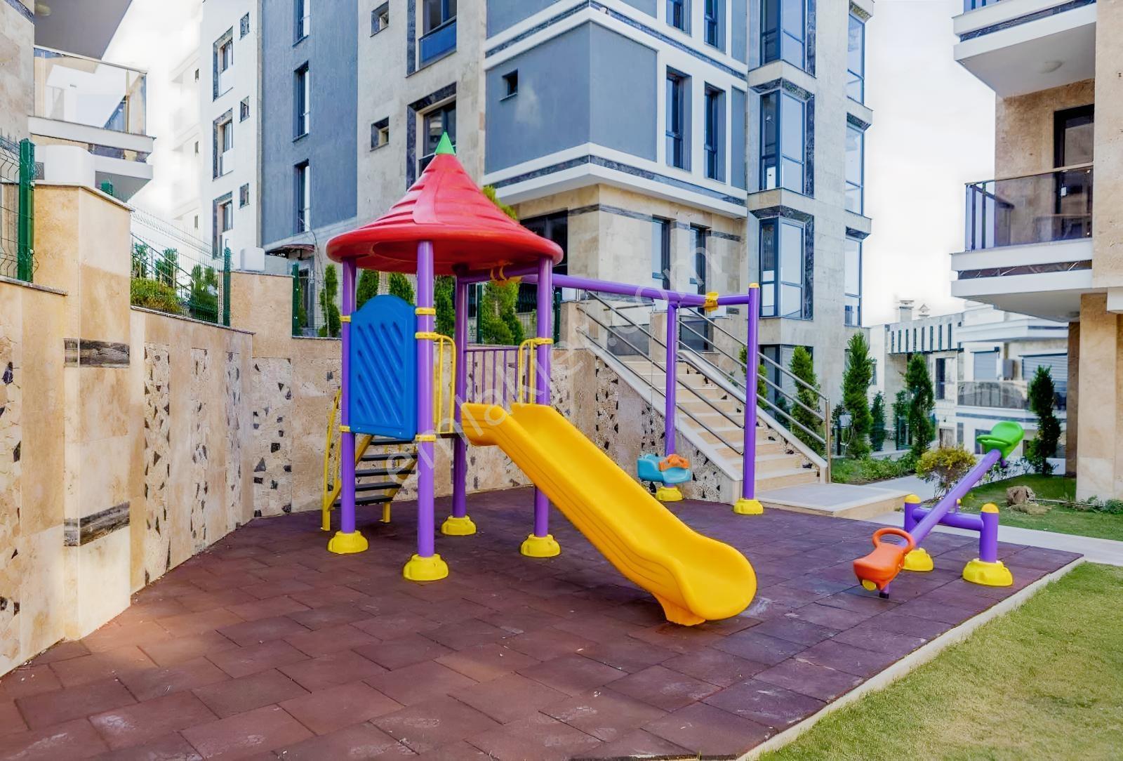 Kuşadası Merkezde Araç Takaslı Lüx 3+1 Daire — fotoğraf 5