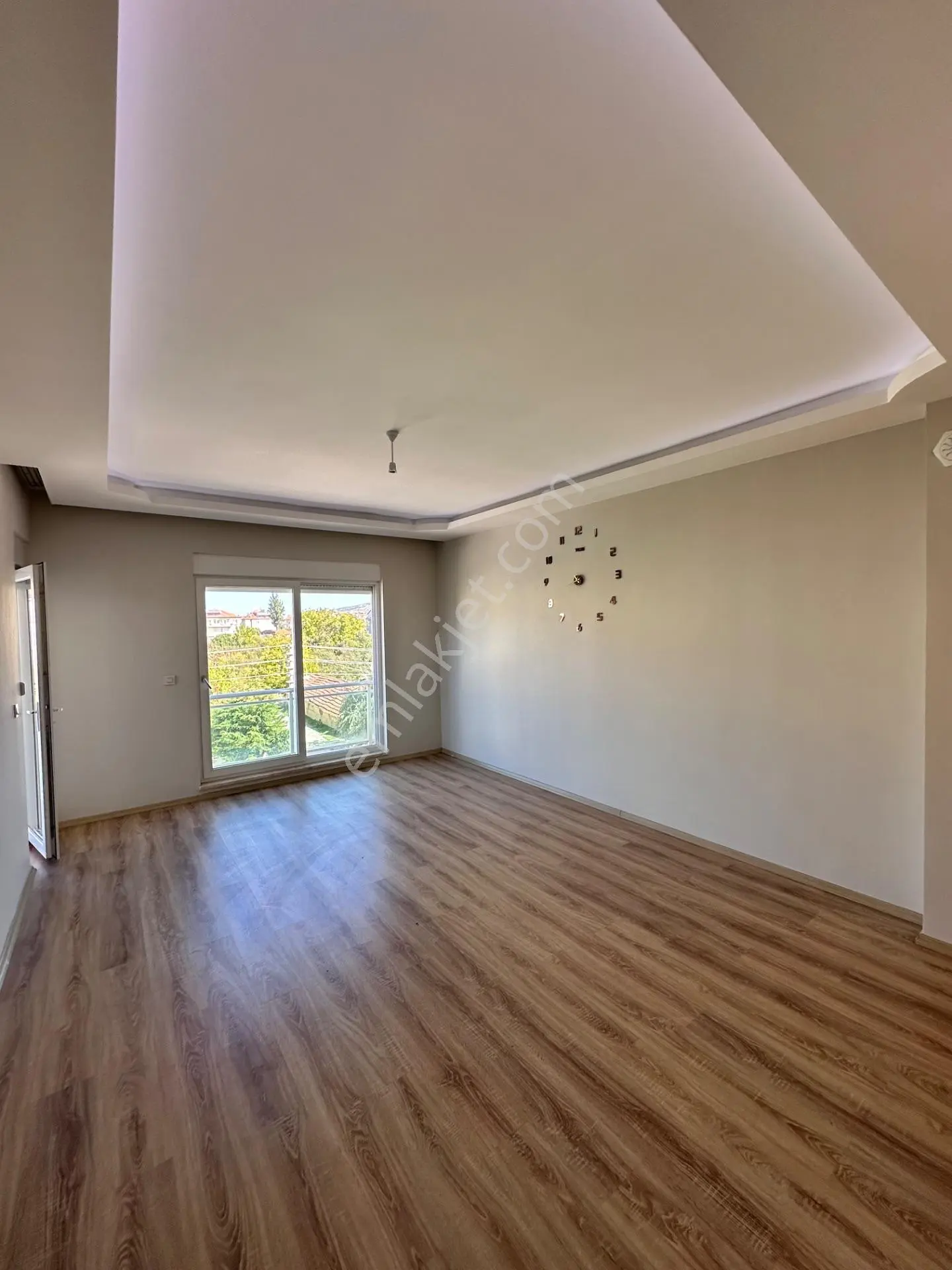 Korkuteli Uzunoluk Mahallesinde 3+1 Mükemmel Daire — fotoğraf 2