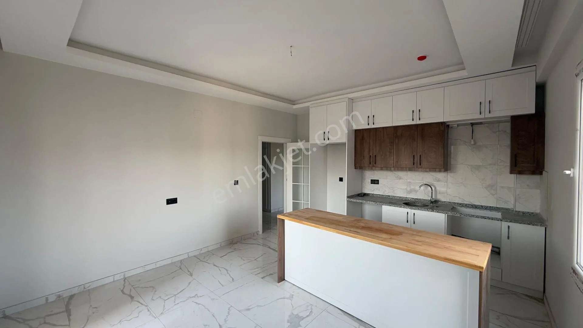 Erdemli Ayaş'ta Havuz Manzaralı Sıfır 2+1 Daire — fotoğraf 7