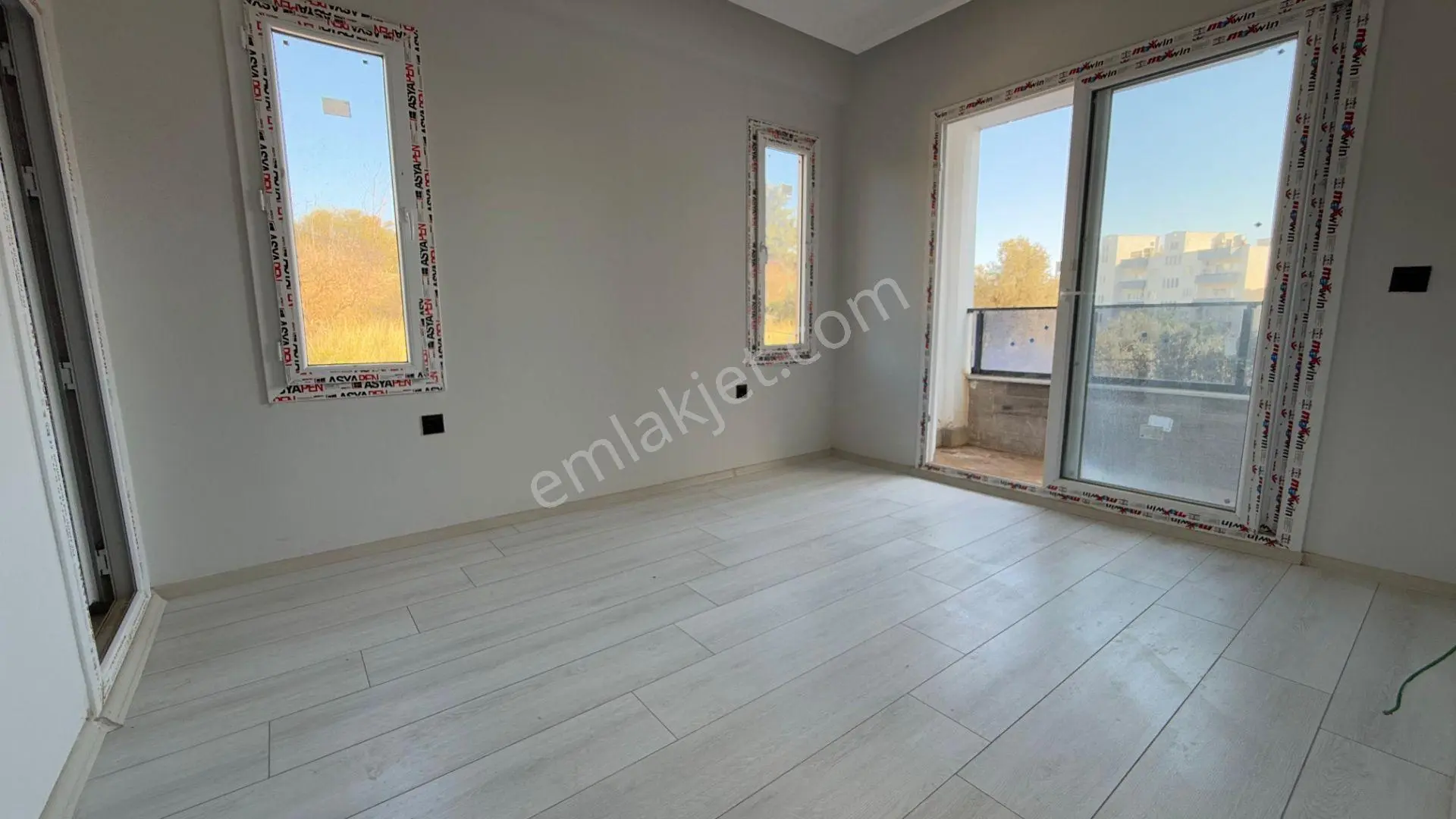 Erdemli Ayaş'ta Havuz Manzaralı Sıfır 2+1 Daire — fotoğraf 19