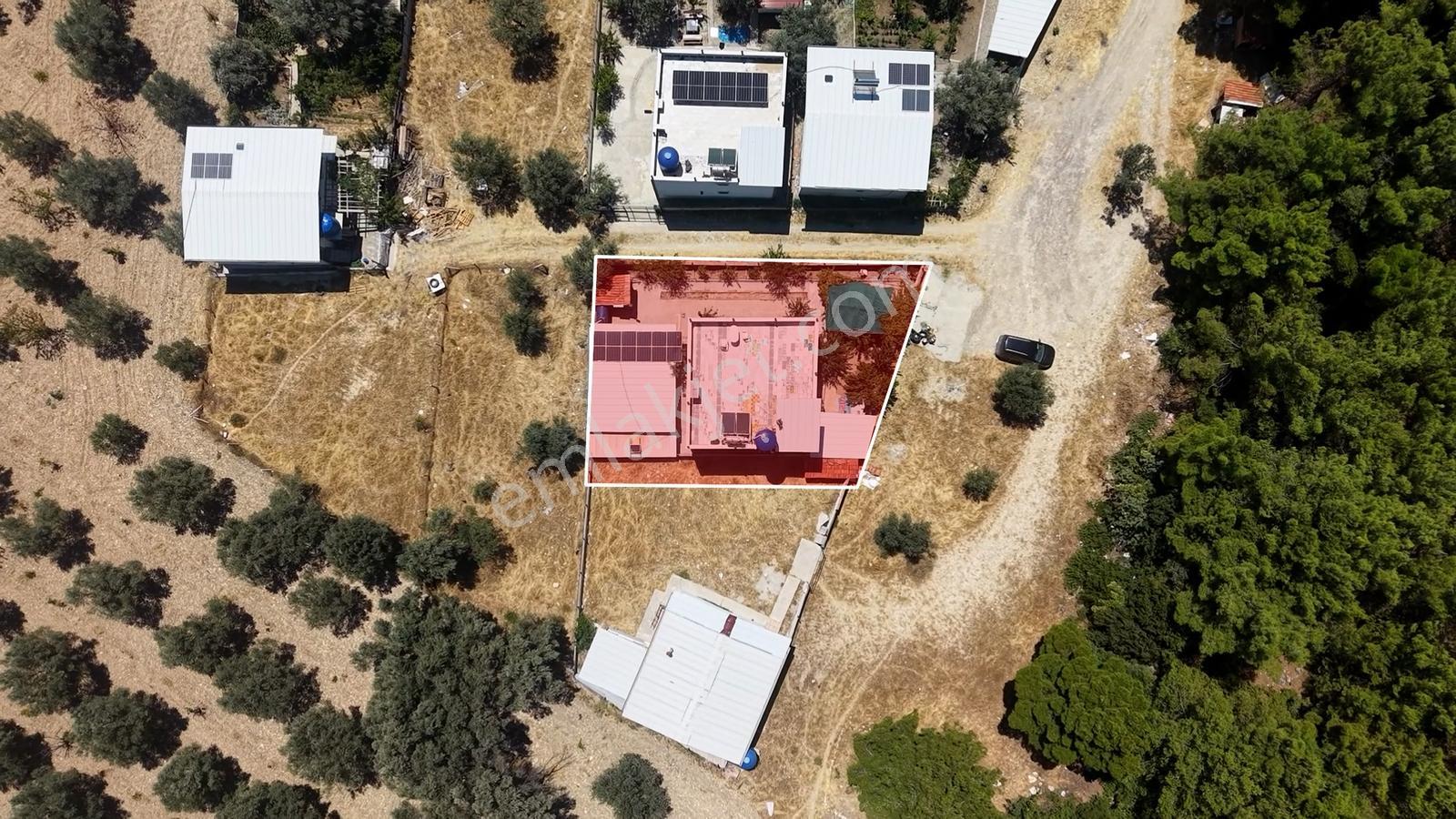 44 Bornova Yaka Mahallesi 340 M² Arsa İçinde Satılık Arsa