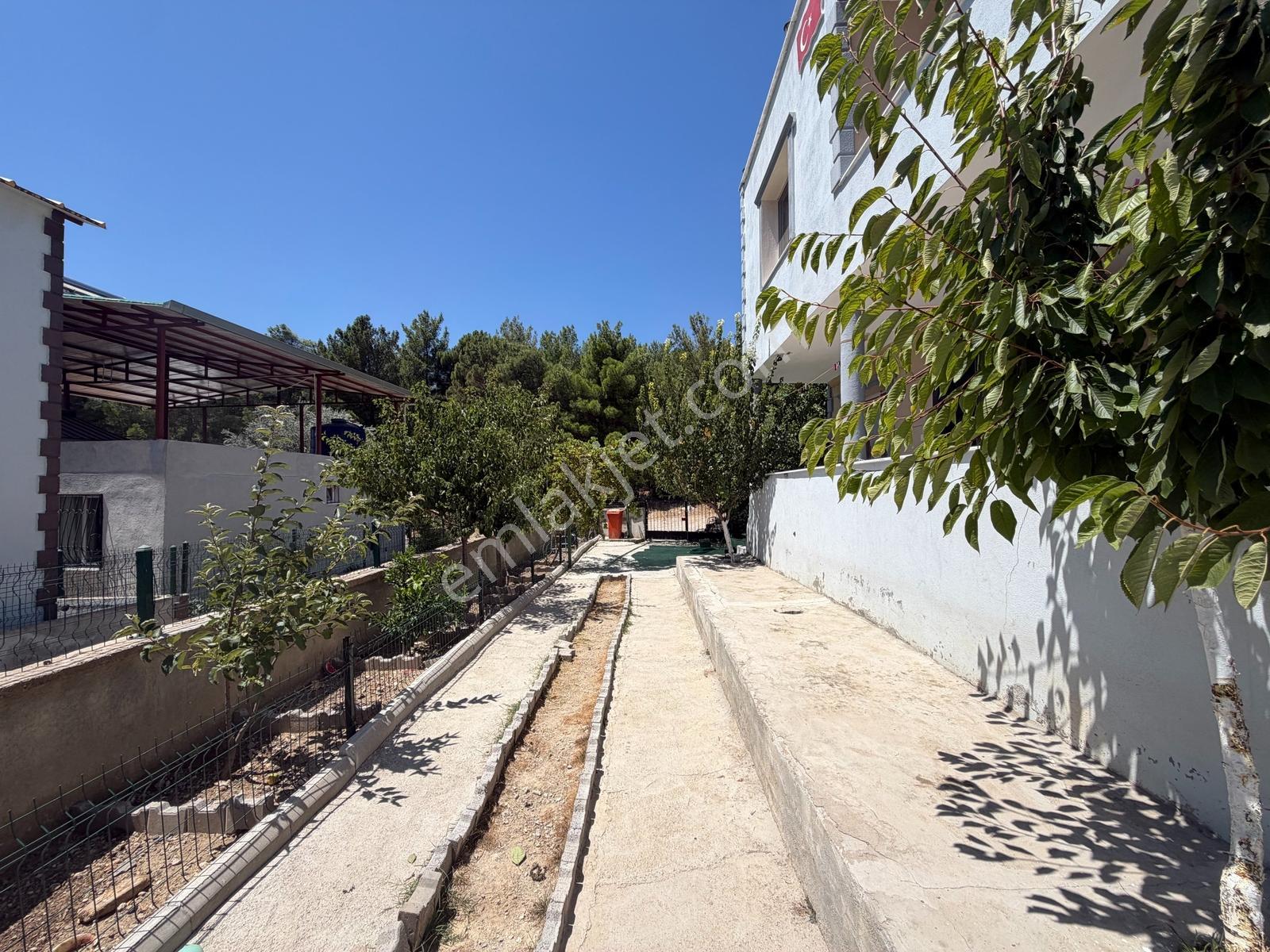 44 Bornova Yaka Mahallesi 340 M² Arsa İçinde Satılık Arsa — fotoğraf 9