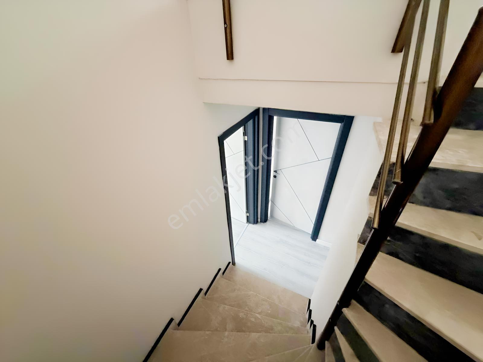 50 Remax Best Ofisinden Salimbey'de 4+1 Dublex — fotoğraf 33
