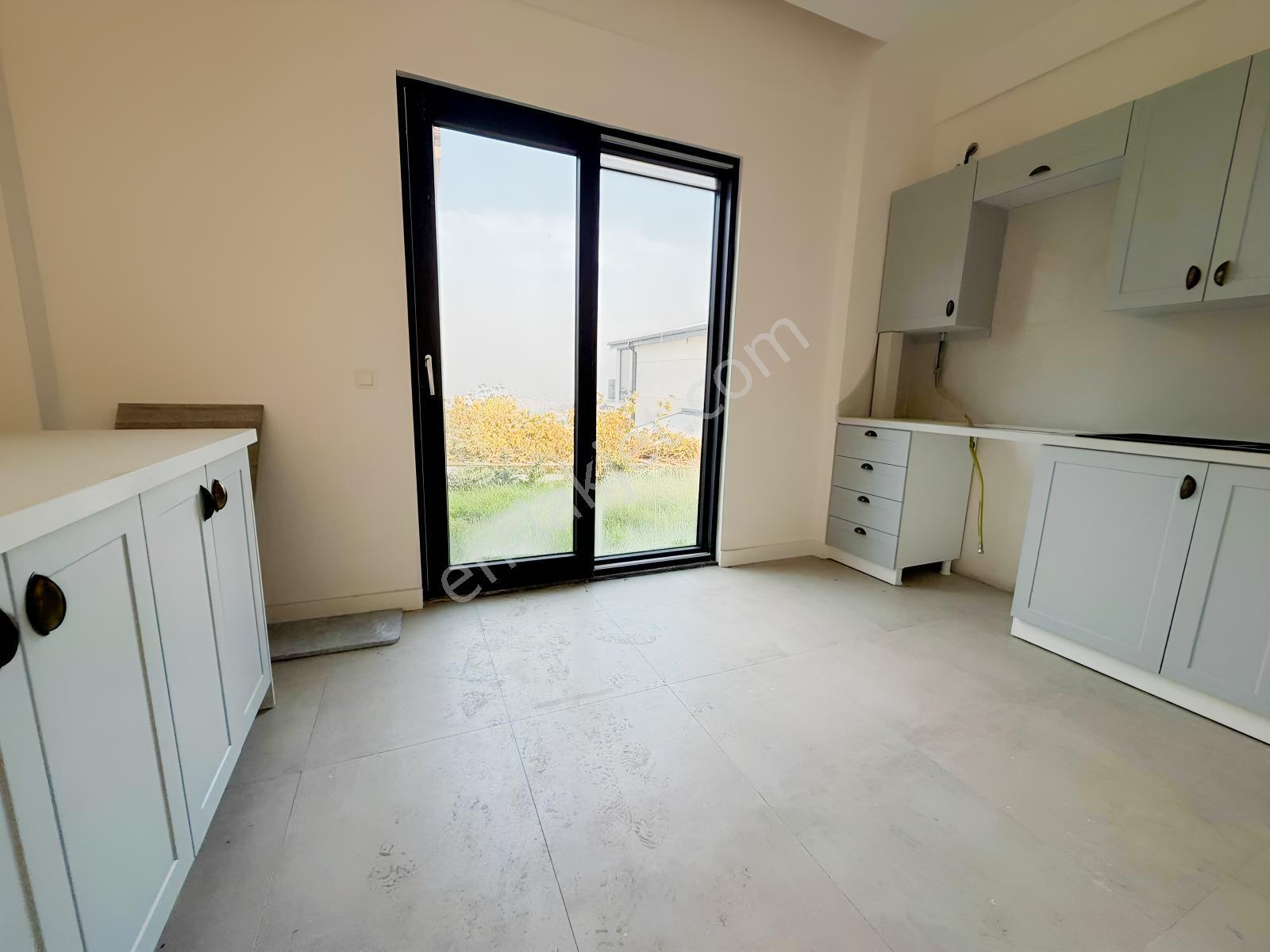 Serdivan 4+1 Satılık Villa Muhteşem Konum — fotoğraf 13