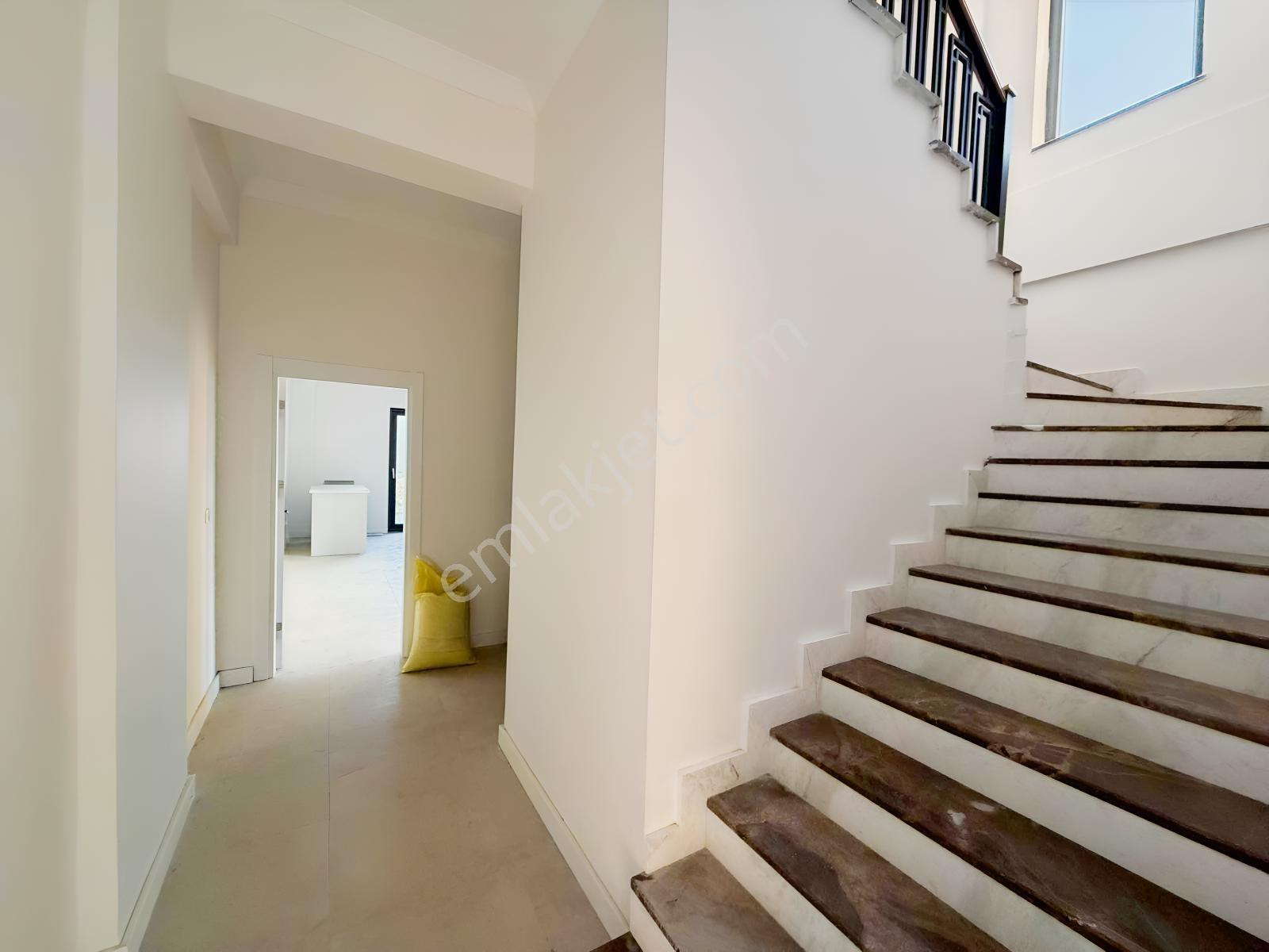 Serdivan 4+1 Satılık Villa Muhteşem Konum — fotoğraf 17