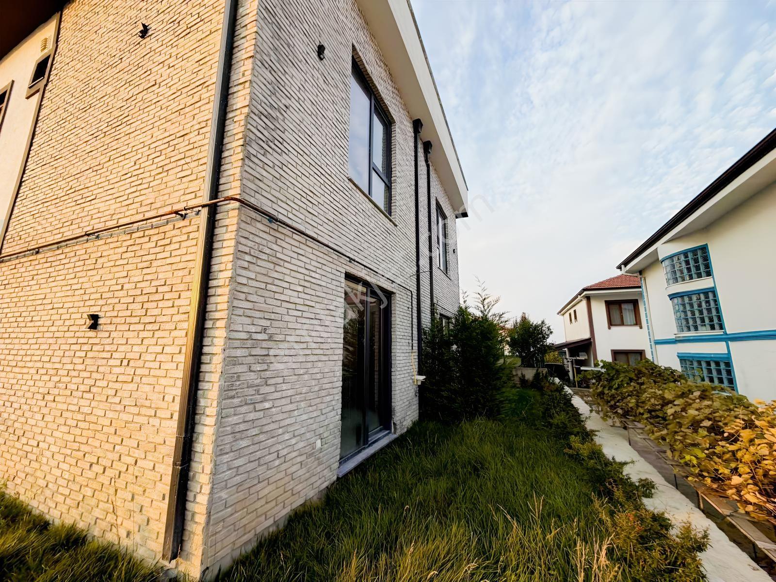 Serdivan 4+1 Satılık Villa Muhteşem Konum — fotoğraf 33