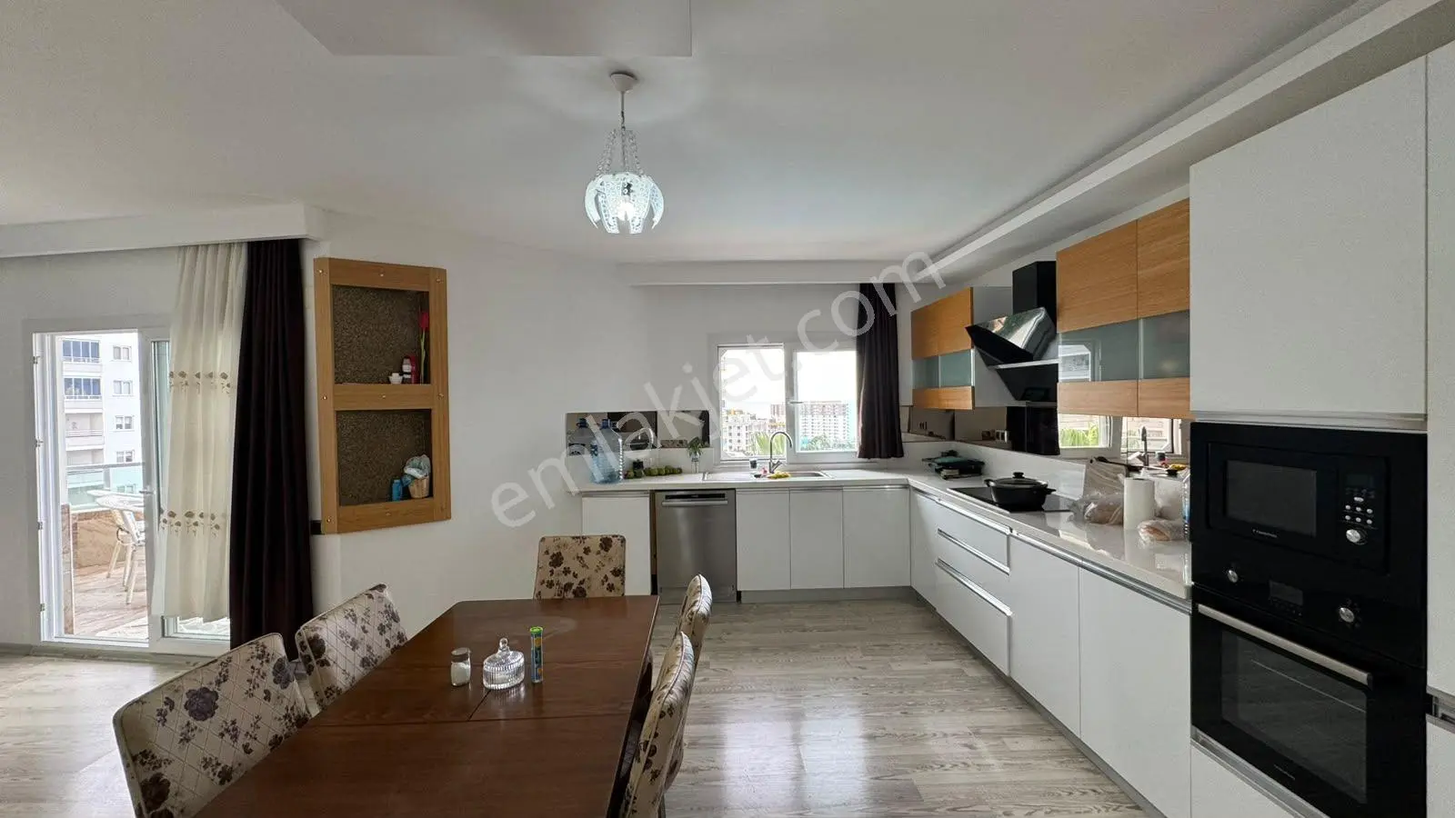 Erdemli Ayaş'ta Deniz Manzaralı Eşyalı 1+1 Daire — fotoğraf 3