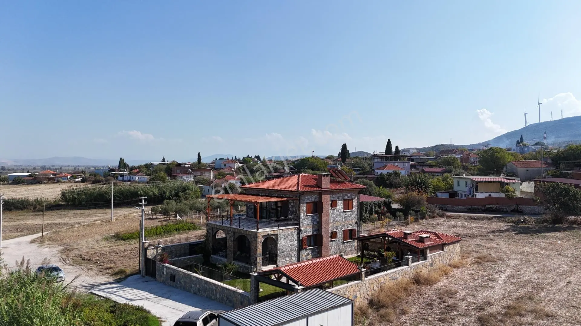 Gerçek Taş Ev Satılık 500 M2 Bahçeli — fotoğraf 2