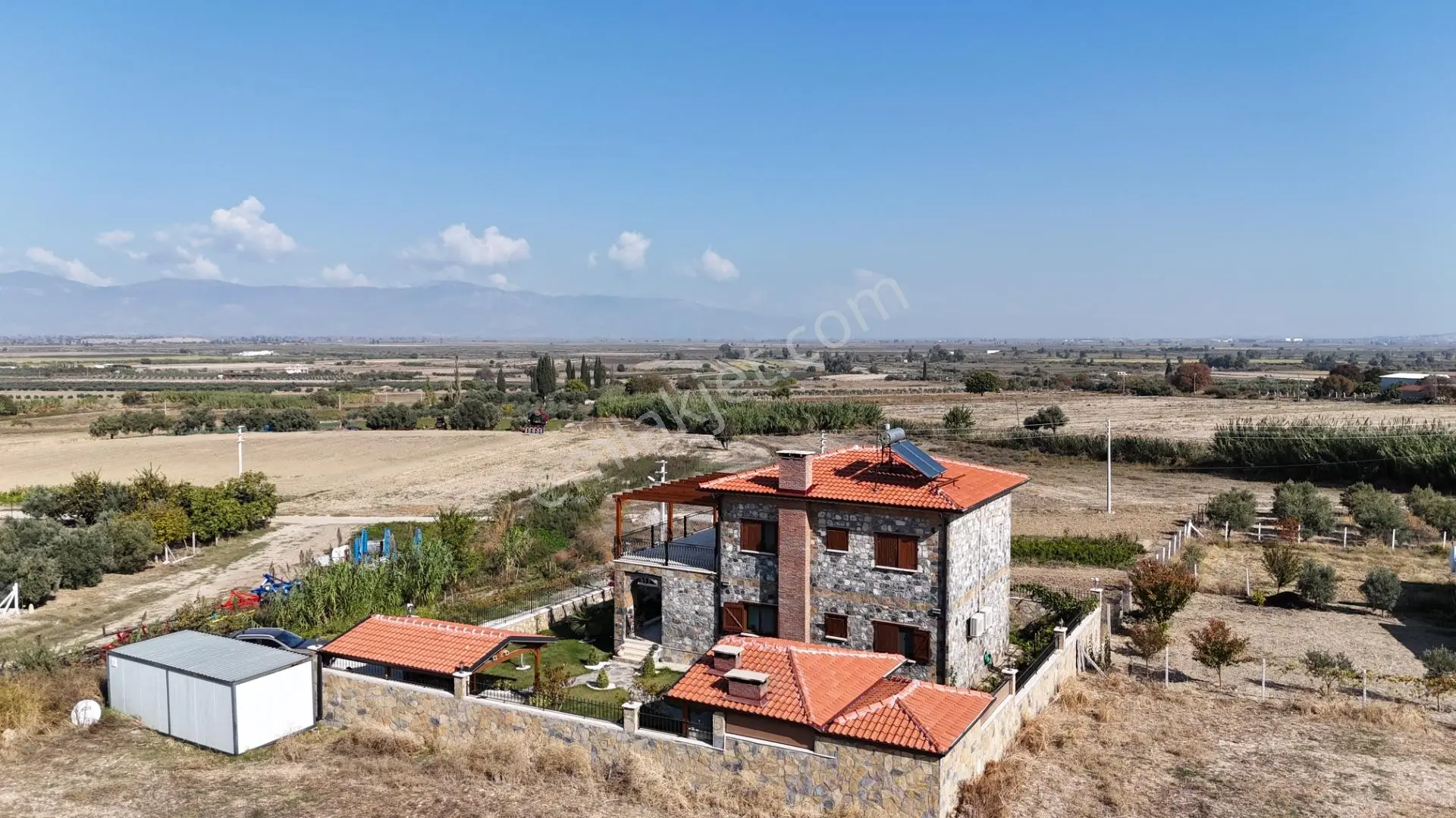 Gerçek Taş Ev Satılık 500 M2 Bahçeli — fotoğraf 3