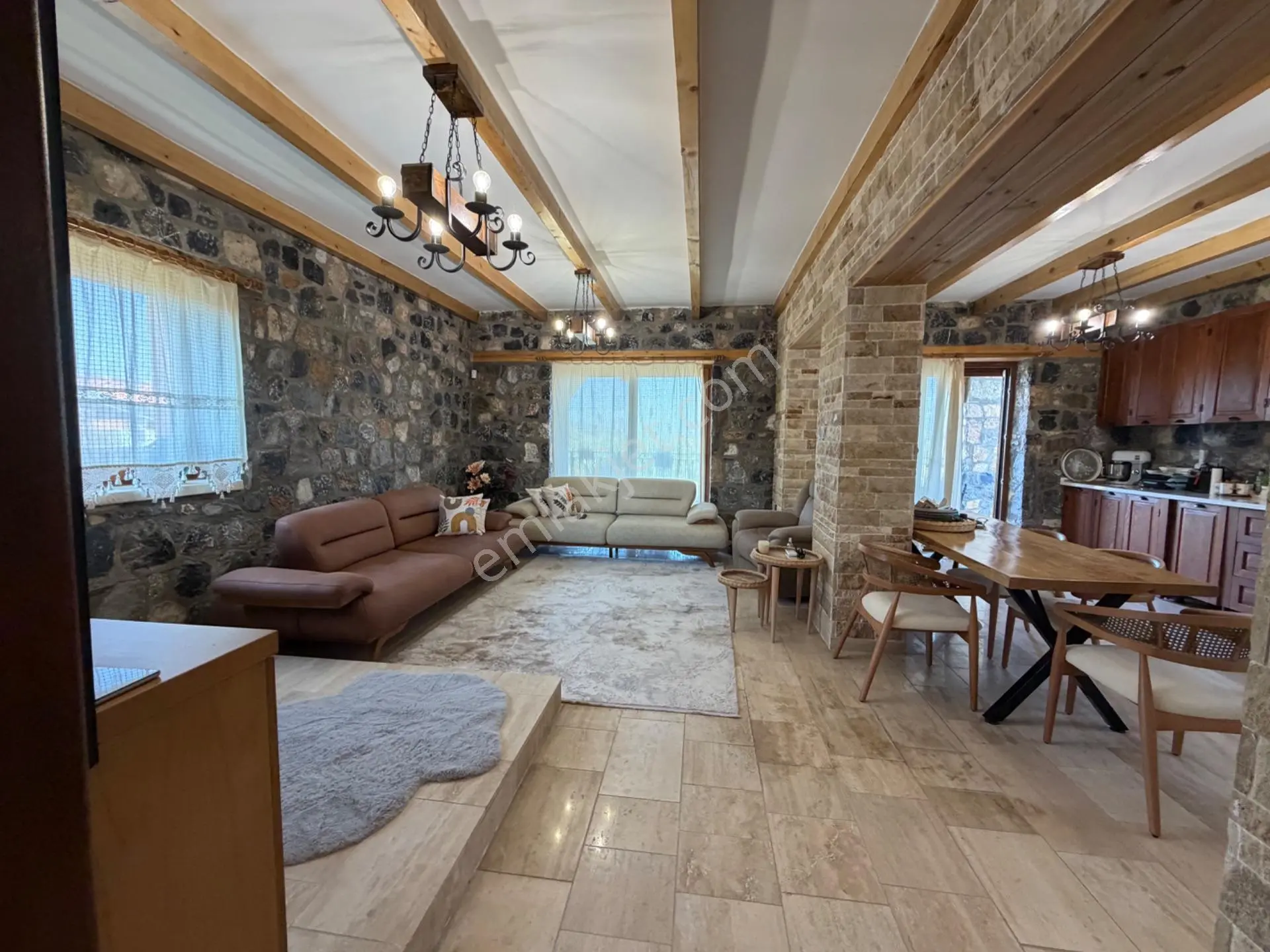 Gerçek Taş Ev Satılık 500 M2 Bahçeli — fotoğraf 5