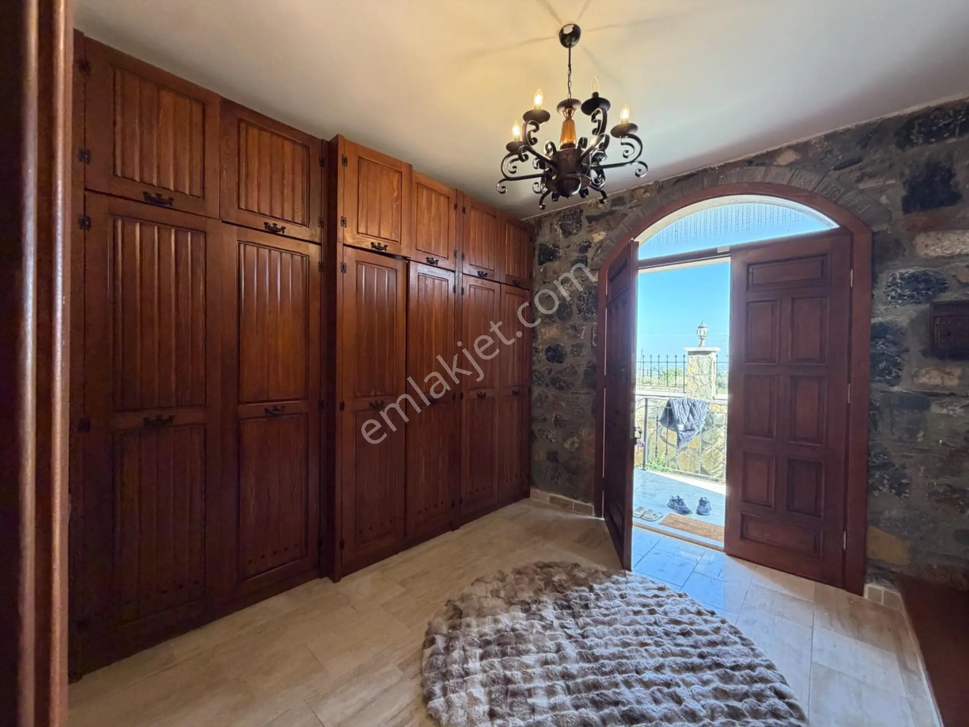 Gerçek Taş Ev Satılık 500 M2 Bahçeli — fotoğraf 8