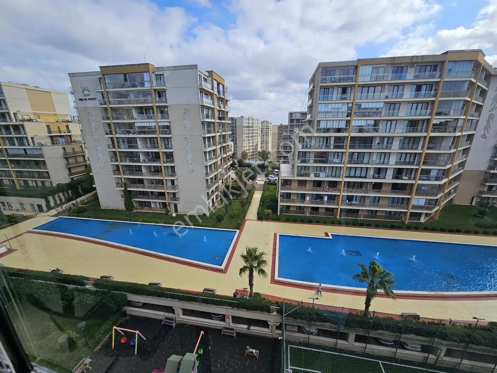 Evora B'De Kat Bahçesi Odaya Çevrilmiş Havuz Manzaralı