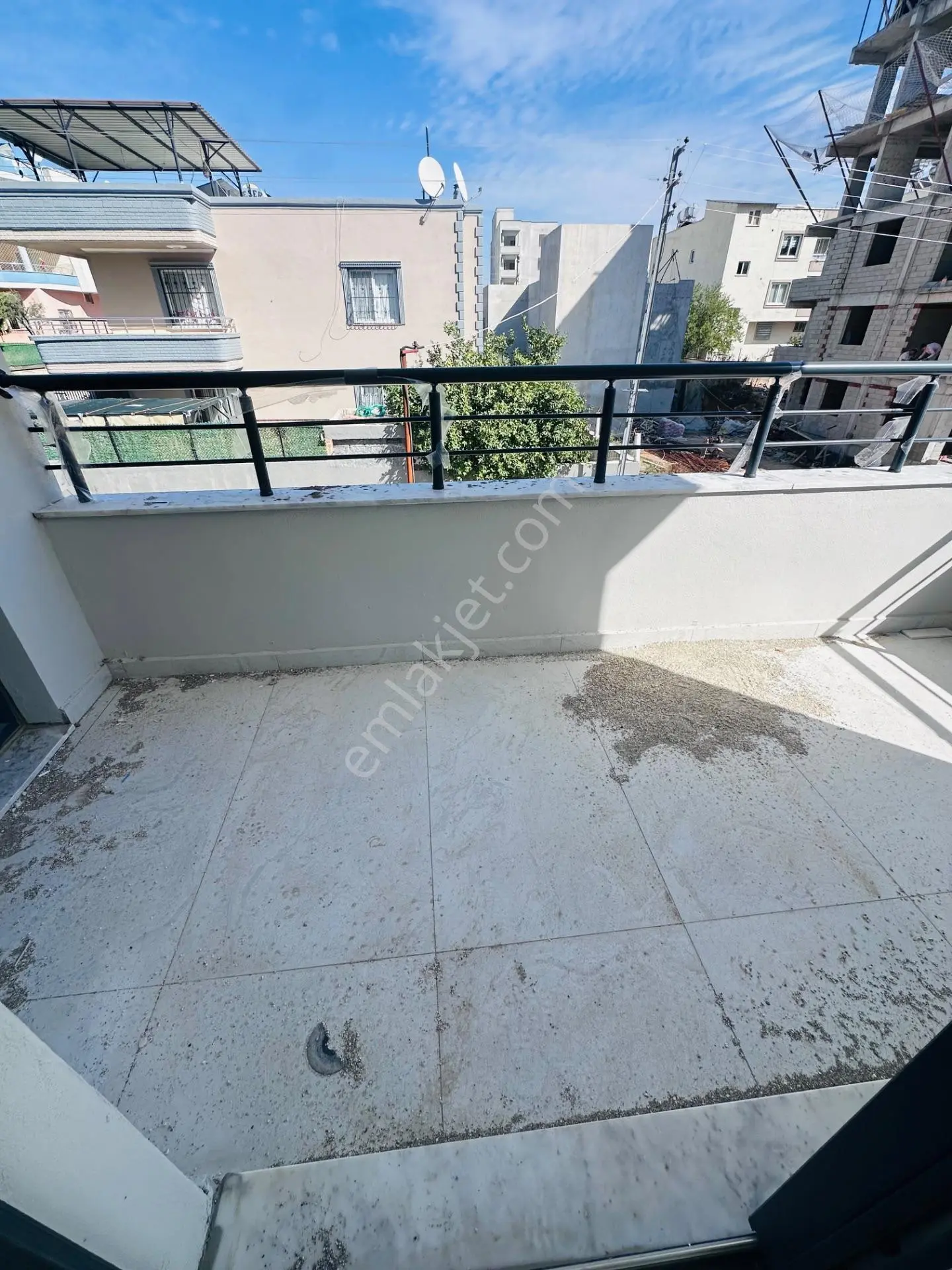 Aziz Emlak’tan Arpaçsakarlar’da Satılık 2 + 1 Geniş Kullanışlı İki Balkonlu — fotoğraf 3