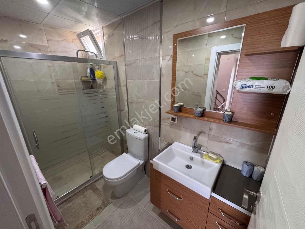 Foça M.k. Atatürk Mah’de 2018 Yapımı 4+2, 210 M², Çift Mutfaklı 3 Katlı Villa — fotoğraf 22