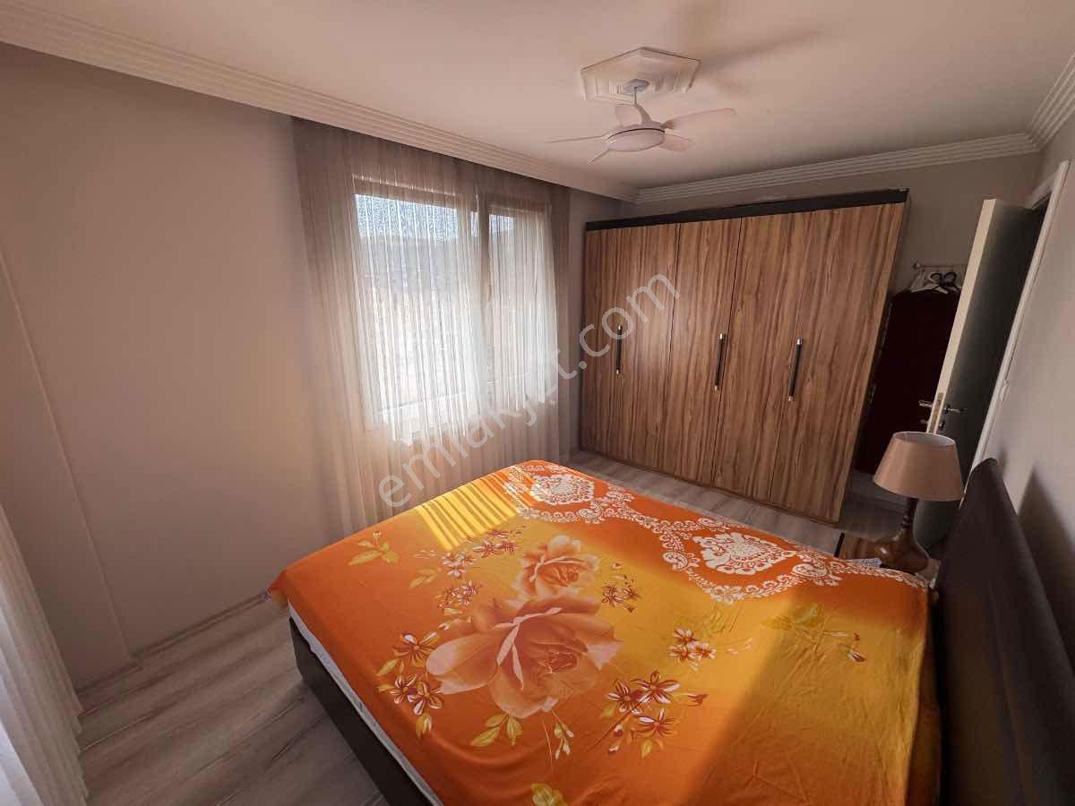 Foça M.k. Atatürk Mah’de 2018 Yapımı 4+2, 210 M², Çift Mutfaklı 3 Katlı Villa — fotoğraf 24