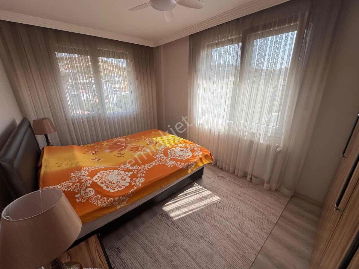 Foça M.k. Atatürk Mah’de 2018 Yapımı 4+2, 210 M², Çift Mutfaklı 3 Katlı Villa — fotoğraf 25