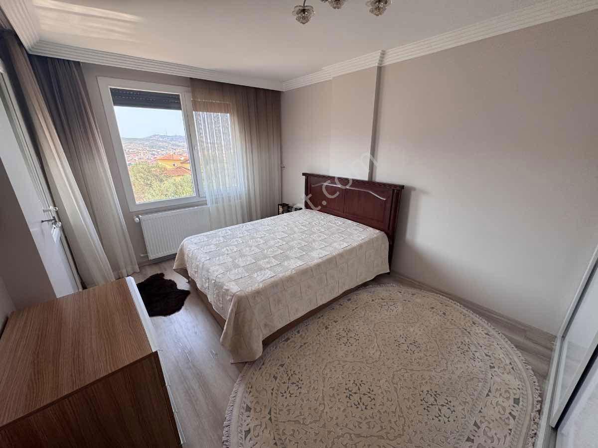 Foça M.k. Atatürk Mah’de 2018 Yapımı 4+2, 210 M², Çift Mutfaklı 3 Katlı Villa — fotoğraf 27
