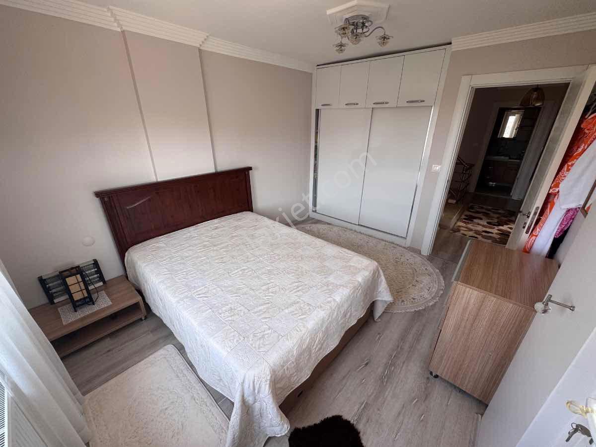Foça M.k. Atatürk Mah’de 2018 Yapımı 4+2, 210 M², Çift Mutfaklı 3 Katlı Villa — fotoğraf 28