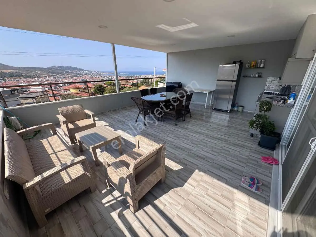 Foça M.k. Atatürk Mah’de 2018 Yapımı 4+2, 210 M², Çift Mutfaklı 3 Katlı Villa — fotoğraf 36