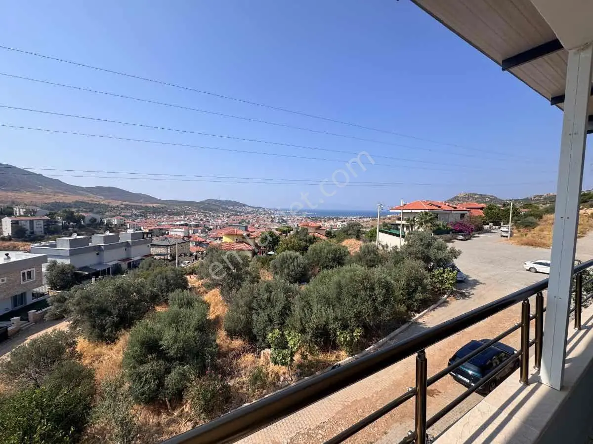 Foça M.k. Atatürk Mah’de 2018 Yapımı 4+2, 210 M², Çift Mutfaklı 3 Katlı Villa — fotoğraf 40