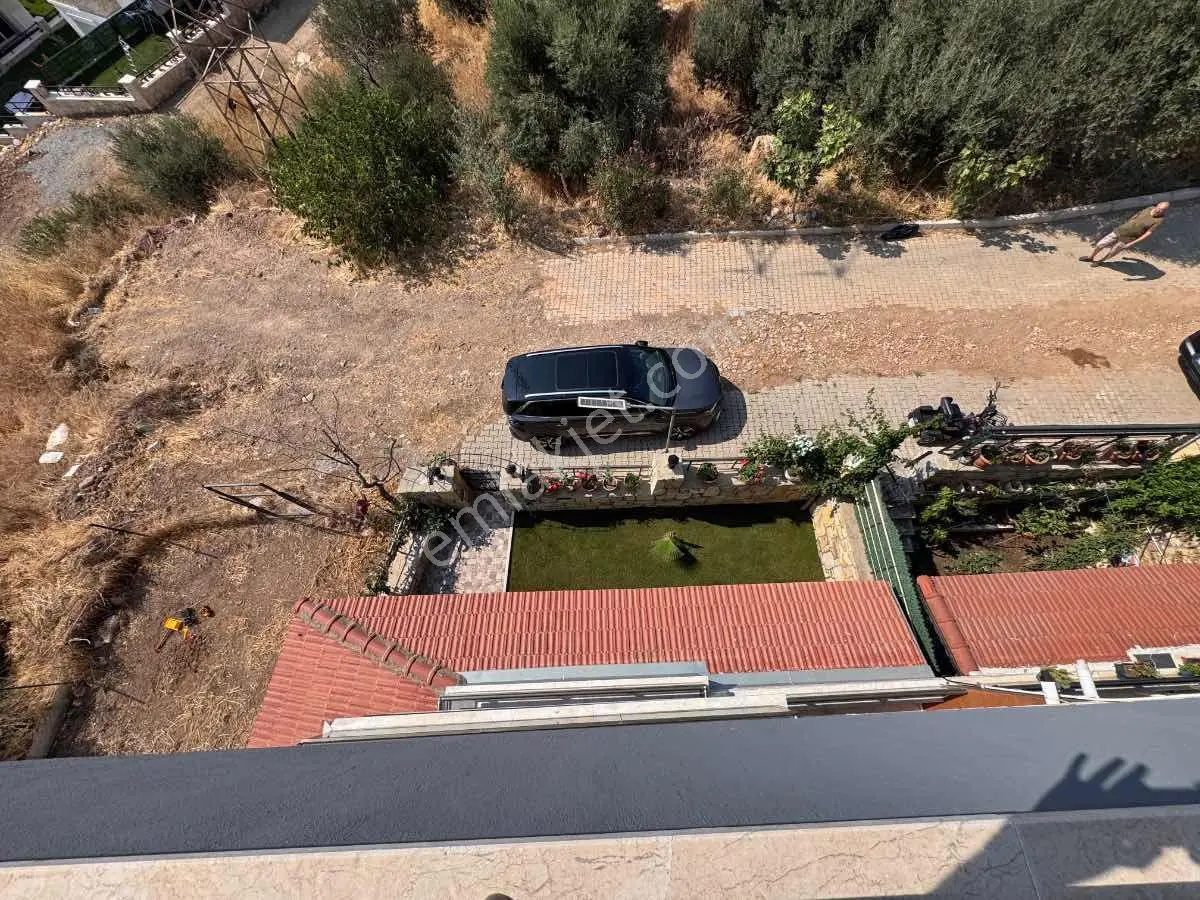 Foça M.k. Atatürk Mah’de 2018 Yapımı 4+2, 210 M², Çift Mutfaklı 3 Katlı Villa — fotoğraf 43