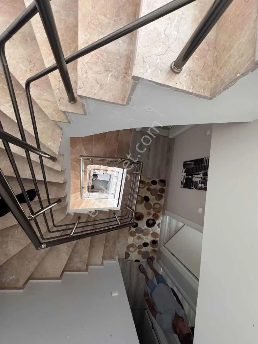 Foça M.k. Atatürk Mah’de 2018 Yapımı 4+2, 210 M², Çift Mutfaklı 3 Katlı Villa — fotoğraf 45