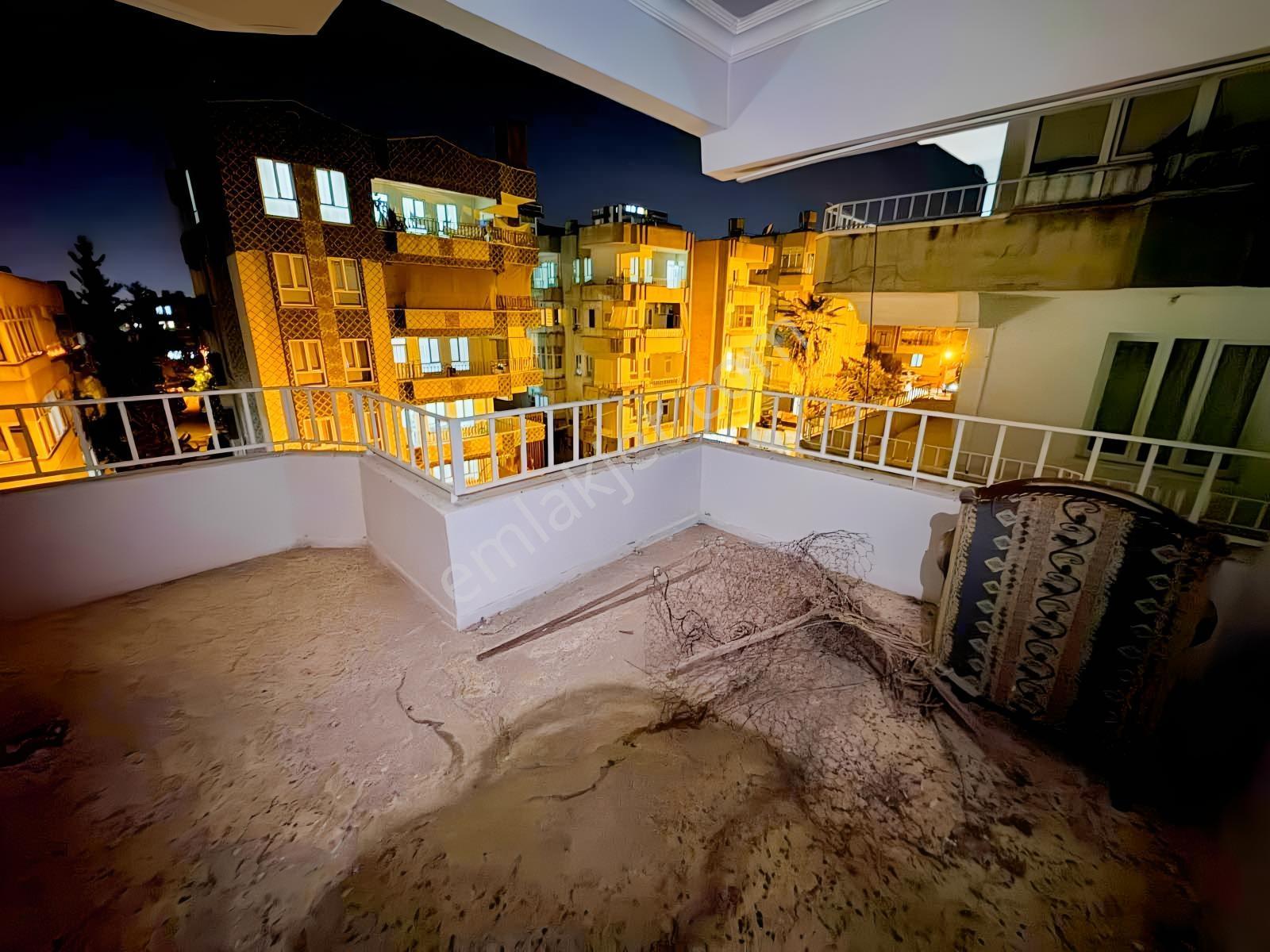 Geylani Emlak'tan Acil 3+1 165 M2 Son Kat — fotoğraf 6