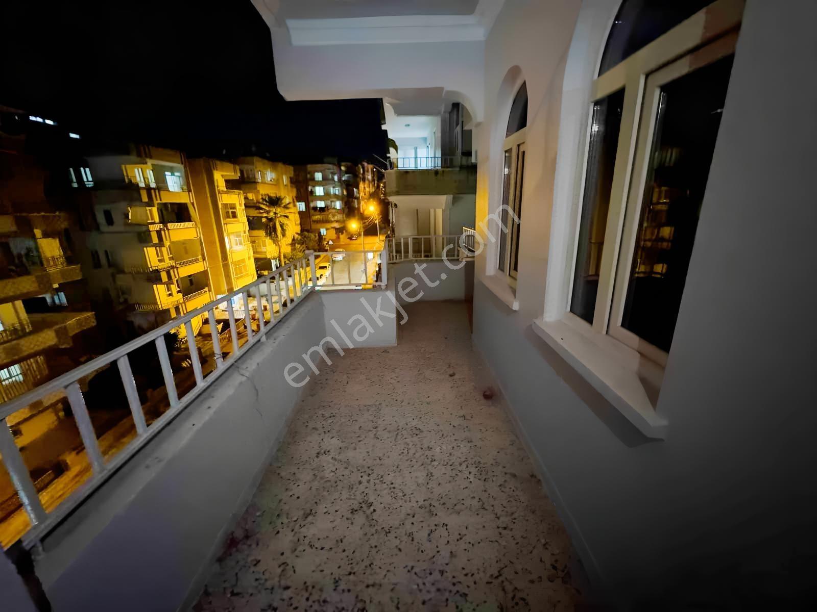 Geylani Emlak'tan Acil 3+1 165 M2 Son Kat — fotoğraf 14