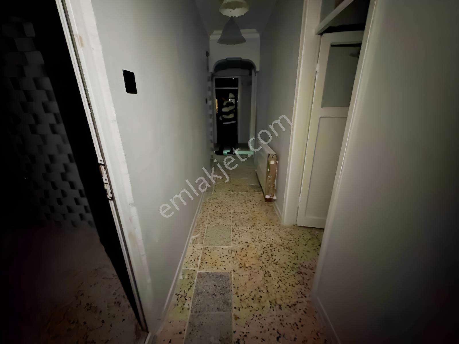 Geylani Emlak'tan Acil 3+1 165 M2 Son Kat — fotoğraf 32