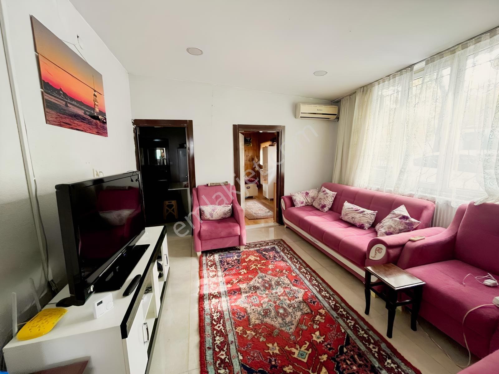 Gökçayda Yola 33m Cepheli Ev Ve 300m2 Doposu. Yatırımlık! — fotoğraf 5