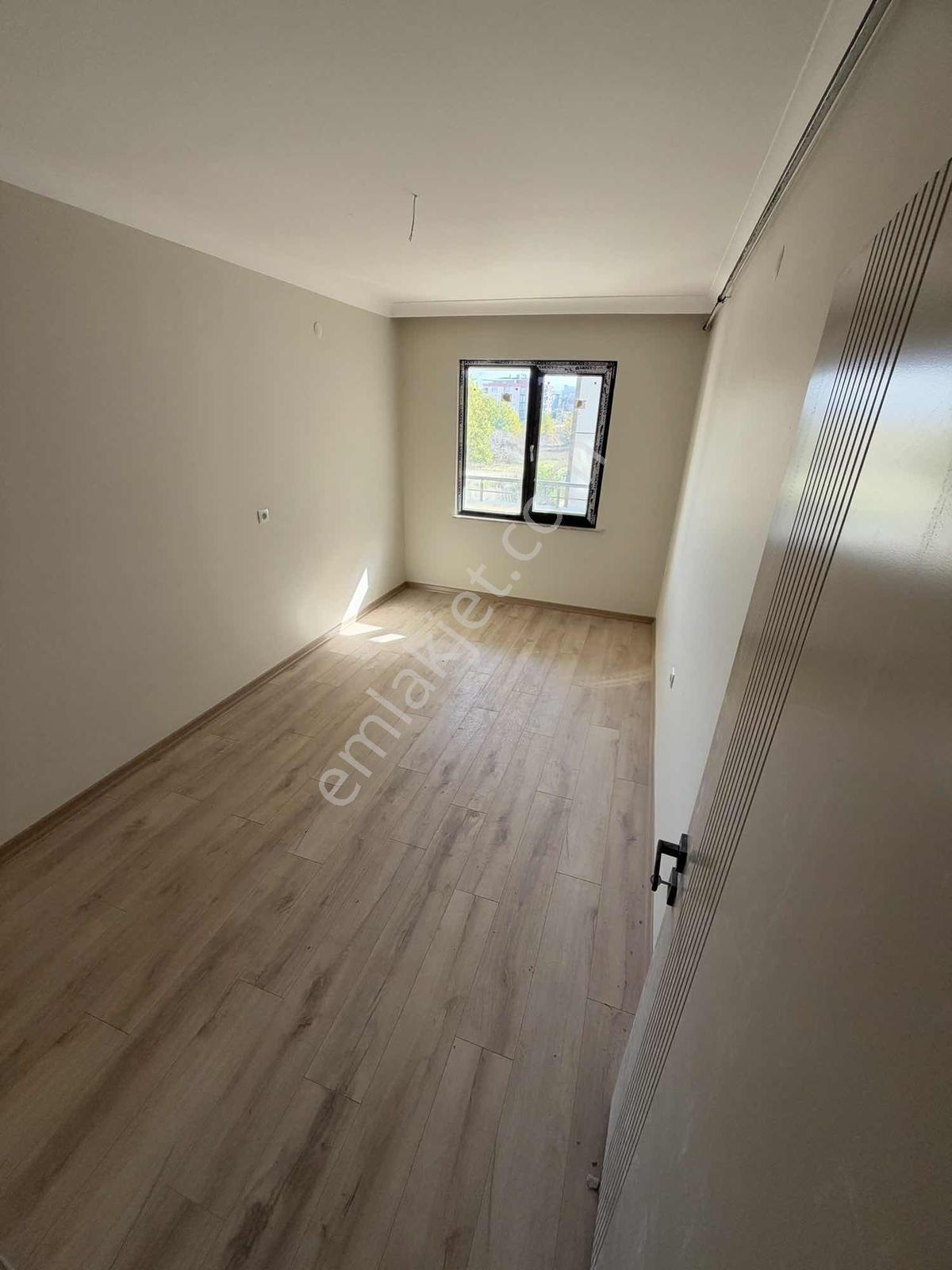 Kasrevi'den Barışta Cadde Üzeri Y.ısıtmalı Asansörlü 2+0 Daire — fotoğraf 7