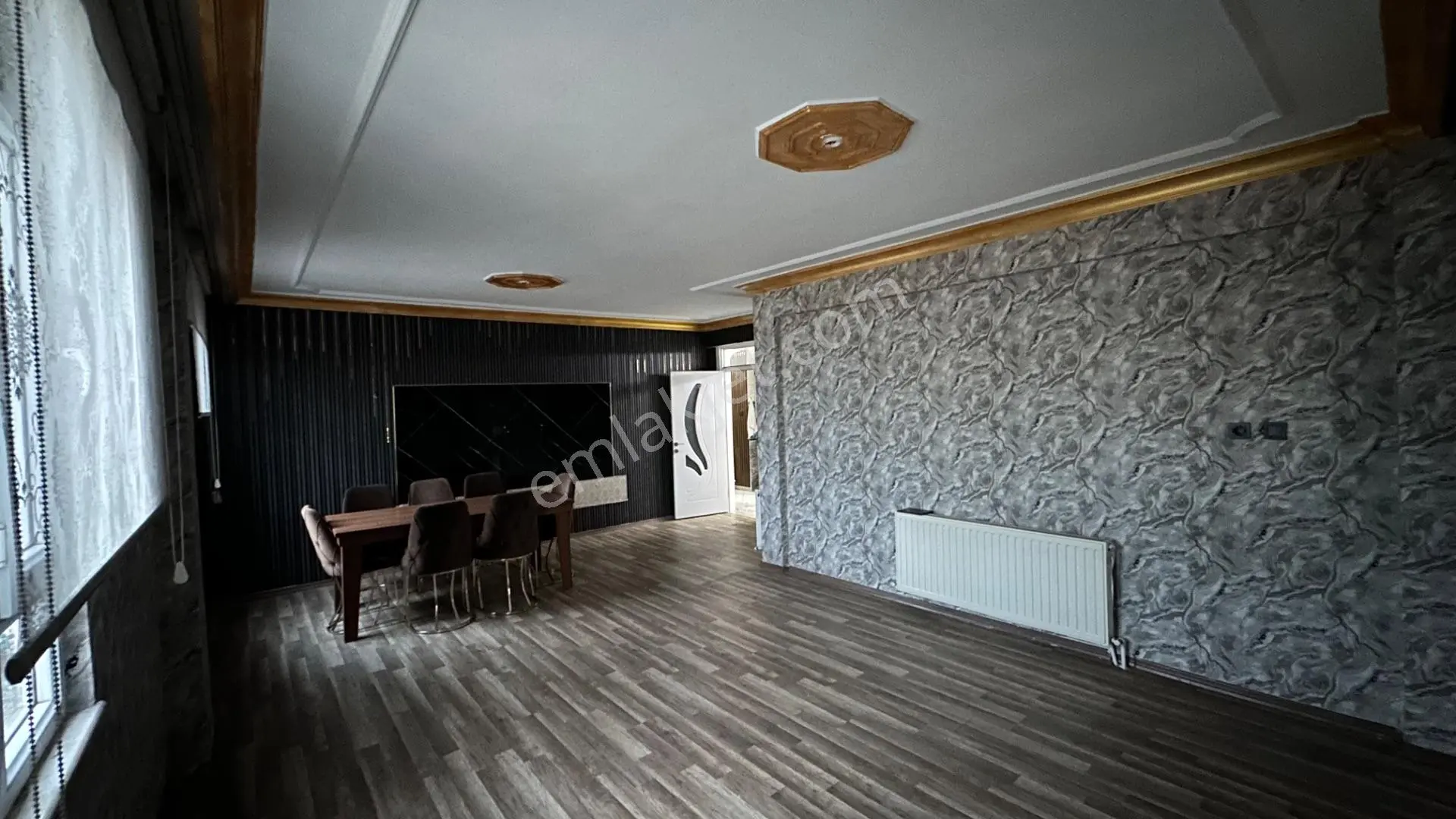 Deniz’Den Yenişehir Mah Ana Cadde Üzeri Satılık 4+1 Evebeyn + Cam Ve Süs Havuzlu...