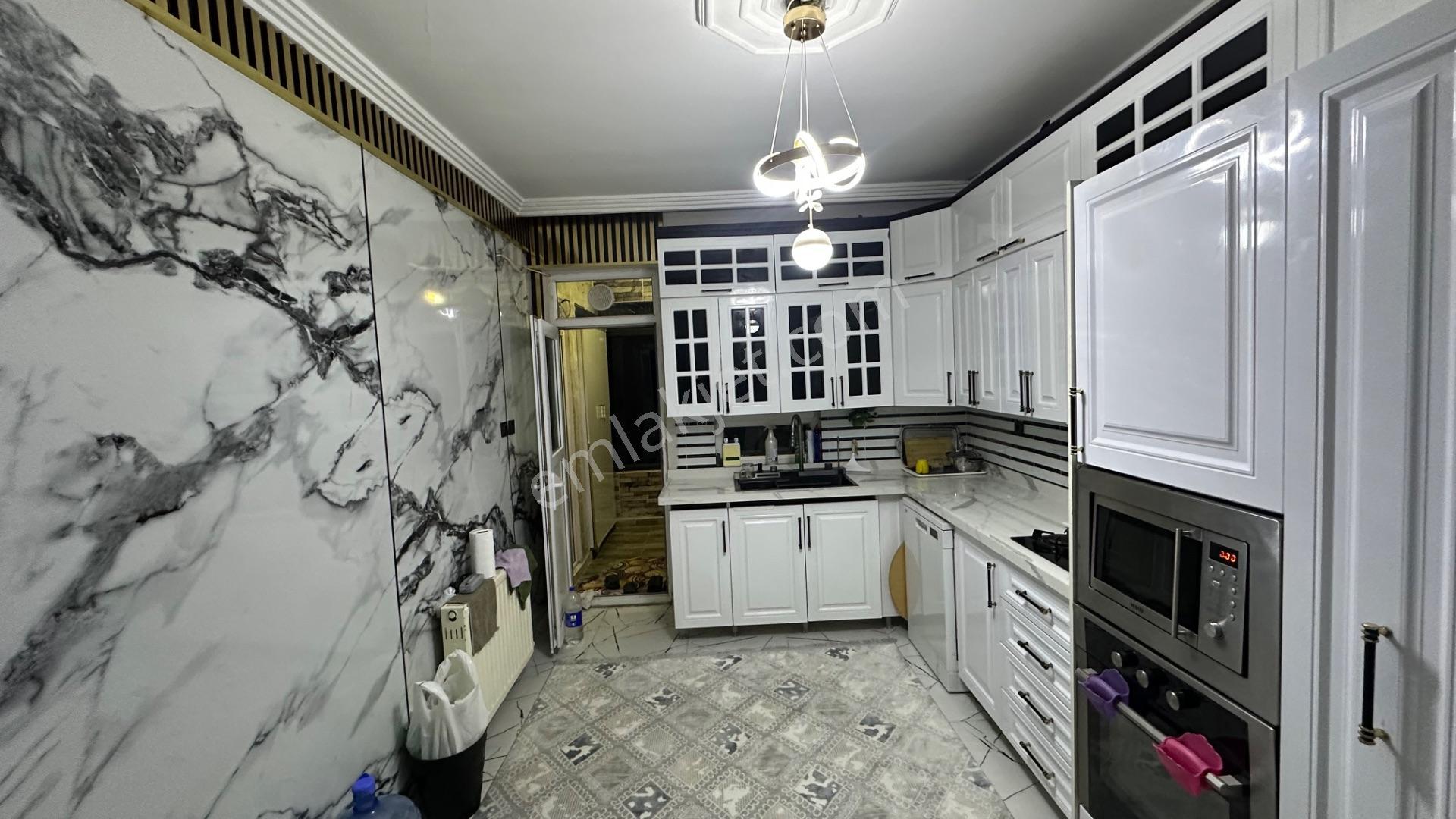 Deniz’den Yenişehir Mah Ana Cadde Üzeri Satılık 4+1 Evebeyn + Cam Ve Süs Havuzlu+lüx İçi Ful Daire — fotoğraf 19