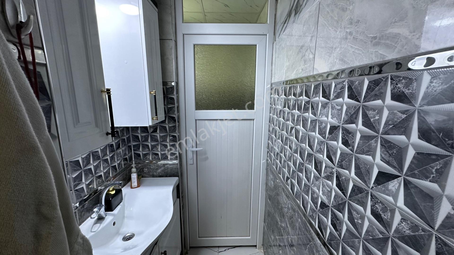 Deniz’den Yenişehir Mah Ana Cadde Üzeri Satılık 4+1 Evebeyn + Cam Ve Süs Havuzlu+lüx İçi Ful Daire — fotoğraf 21