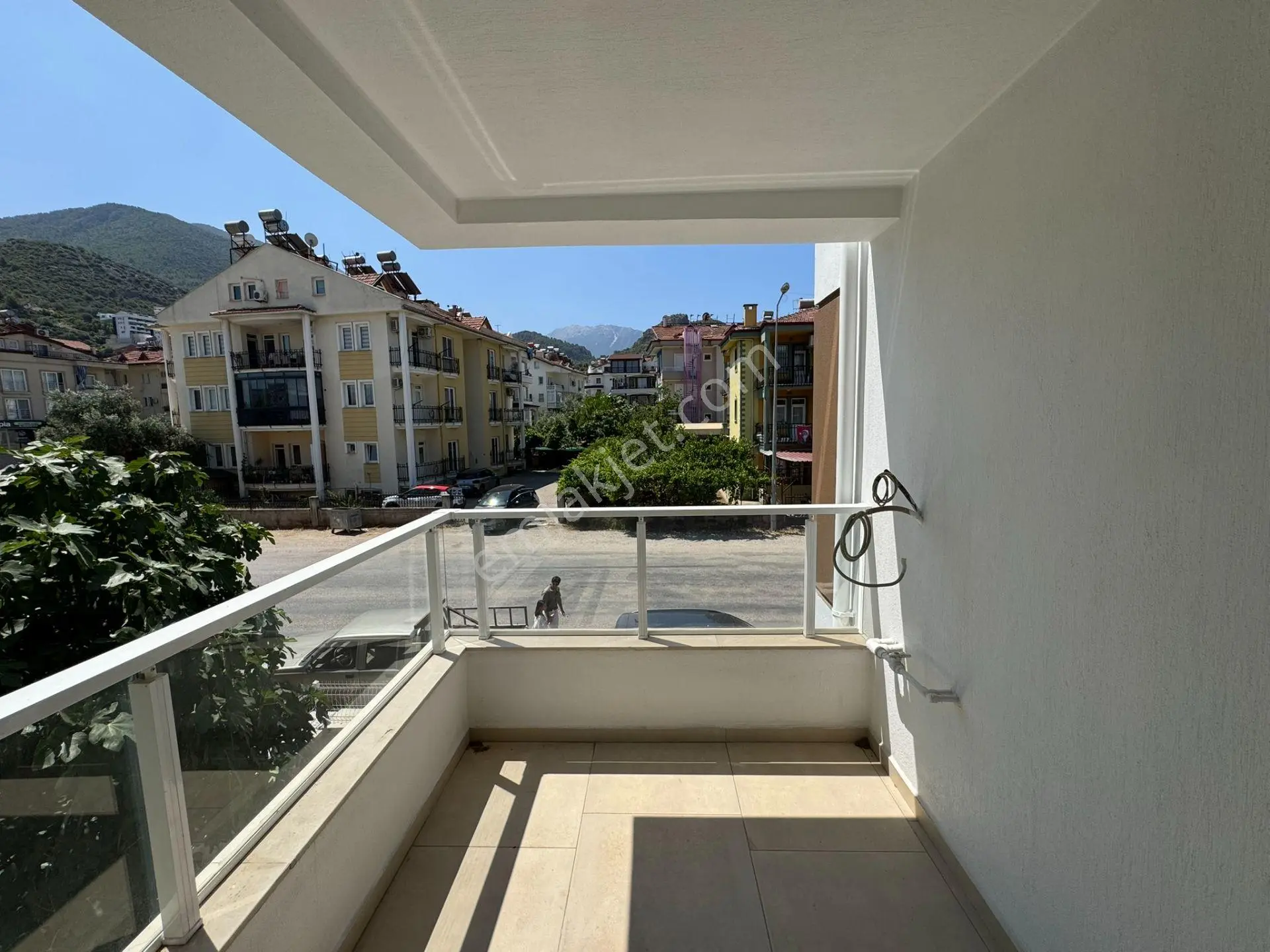 Nevk Invest'ten Fethiye'de Asansörlü Yerden Isıtmalı Sıfır Ara Kat 1+1 — fotoğraf 2
