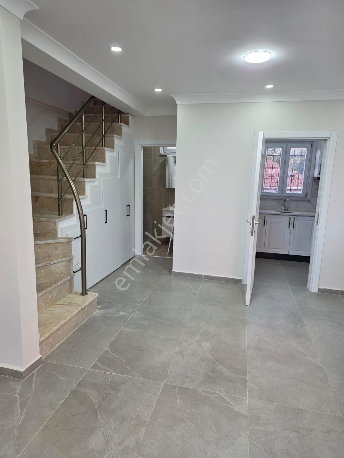Düzgün Ve Temiz Villa 4+1 Sorunsuz #kartallar Onur Duyar# — fotoğraf 9