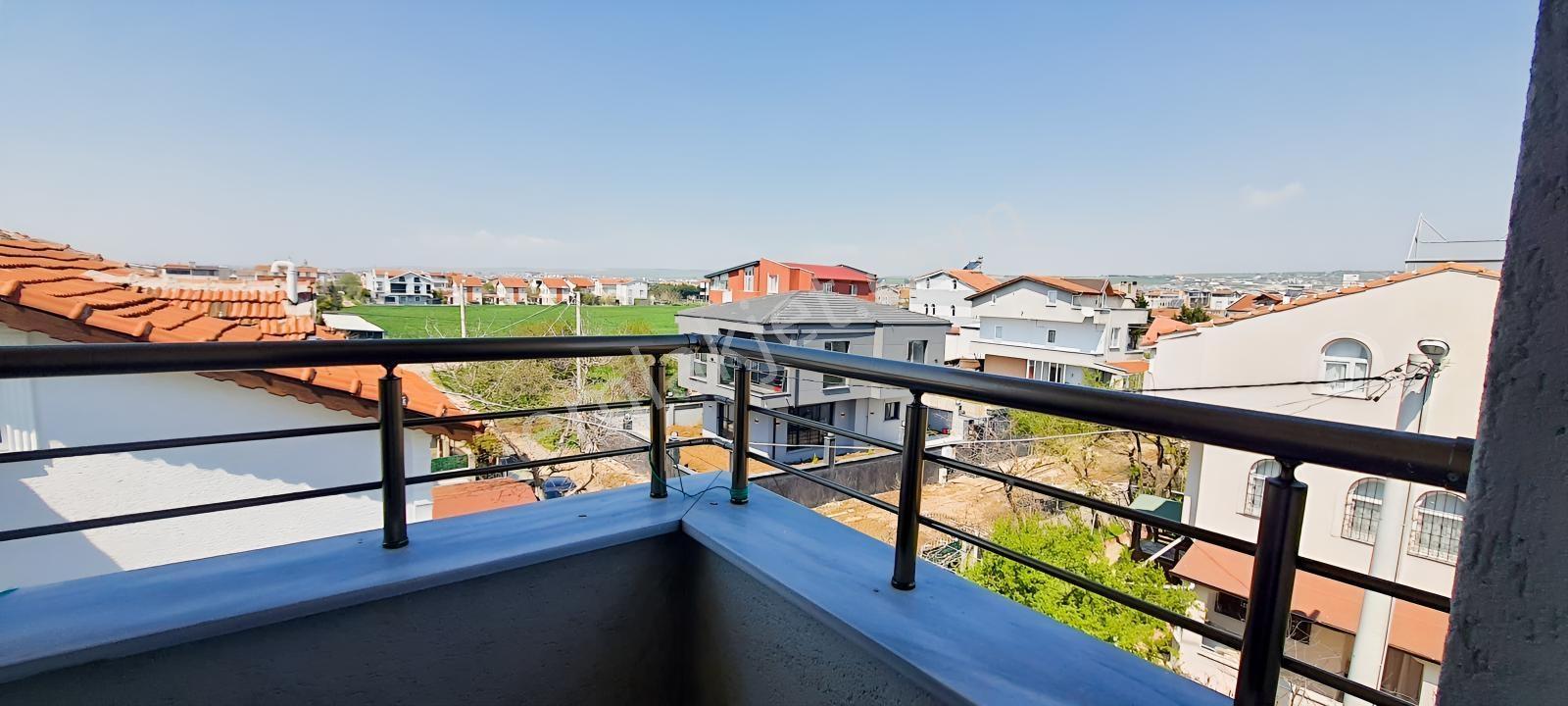 Düzgün Ve Temiz Villa 4+1 Sorunsuz #kartallar Onur Duyar# — fotoğraf 13