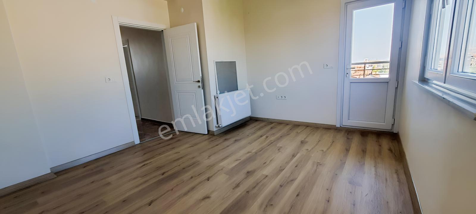 Düzgün Ve Temiz Villa 4+1 Sorunsuz #kartallar Onur Duyar# — fotoğraf 14