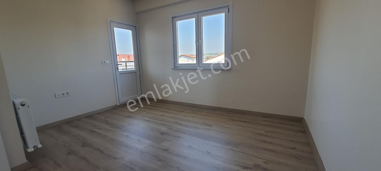Düzgün Ve Temiz Villa 4+1 Sorunsuz #kartallar Onur Duyar# — fotoğraf 15