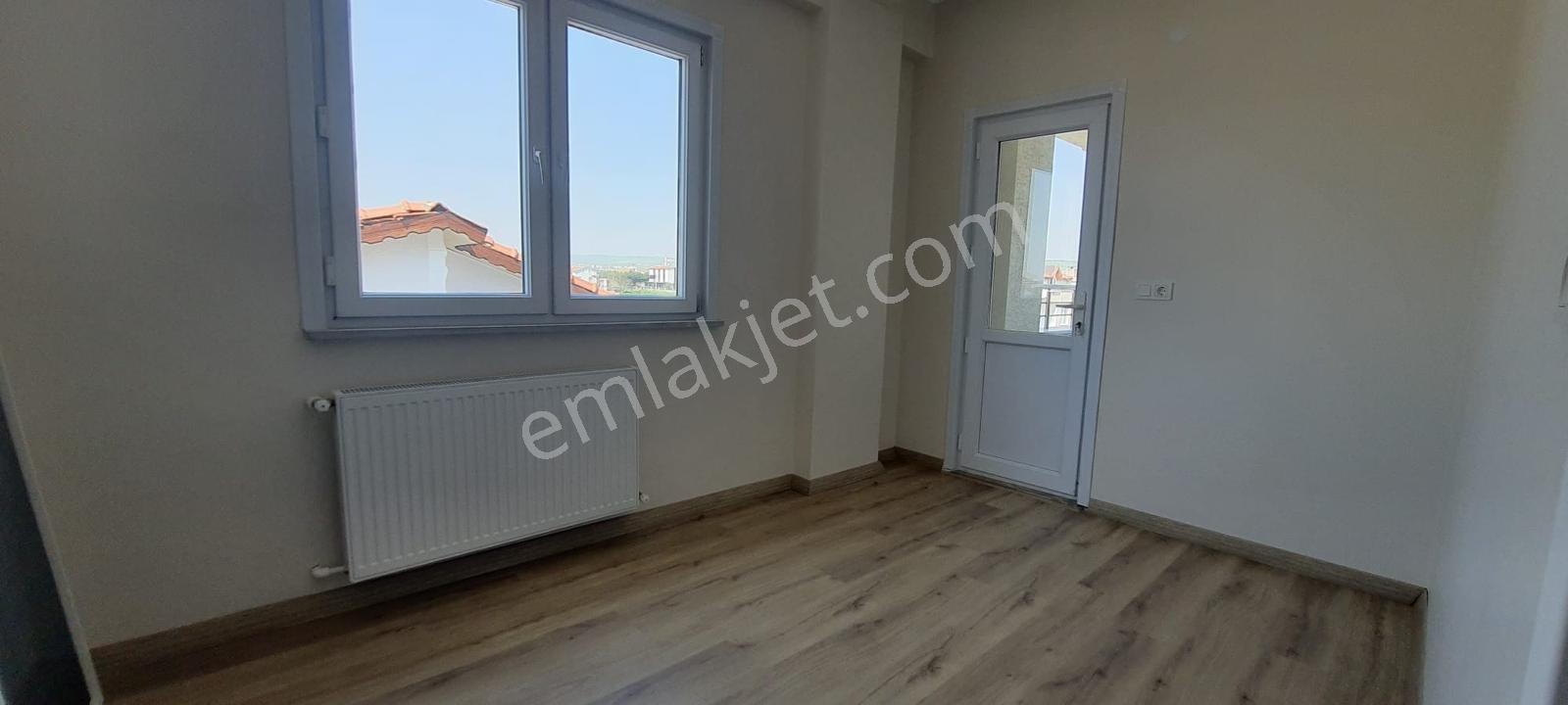 Düzgün Ve Temiz Villa 4+1 Sorunsuz #kartallar Onur Duyar# — fotoğraf 17