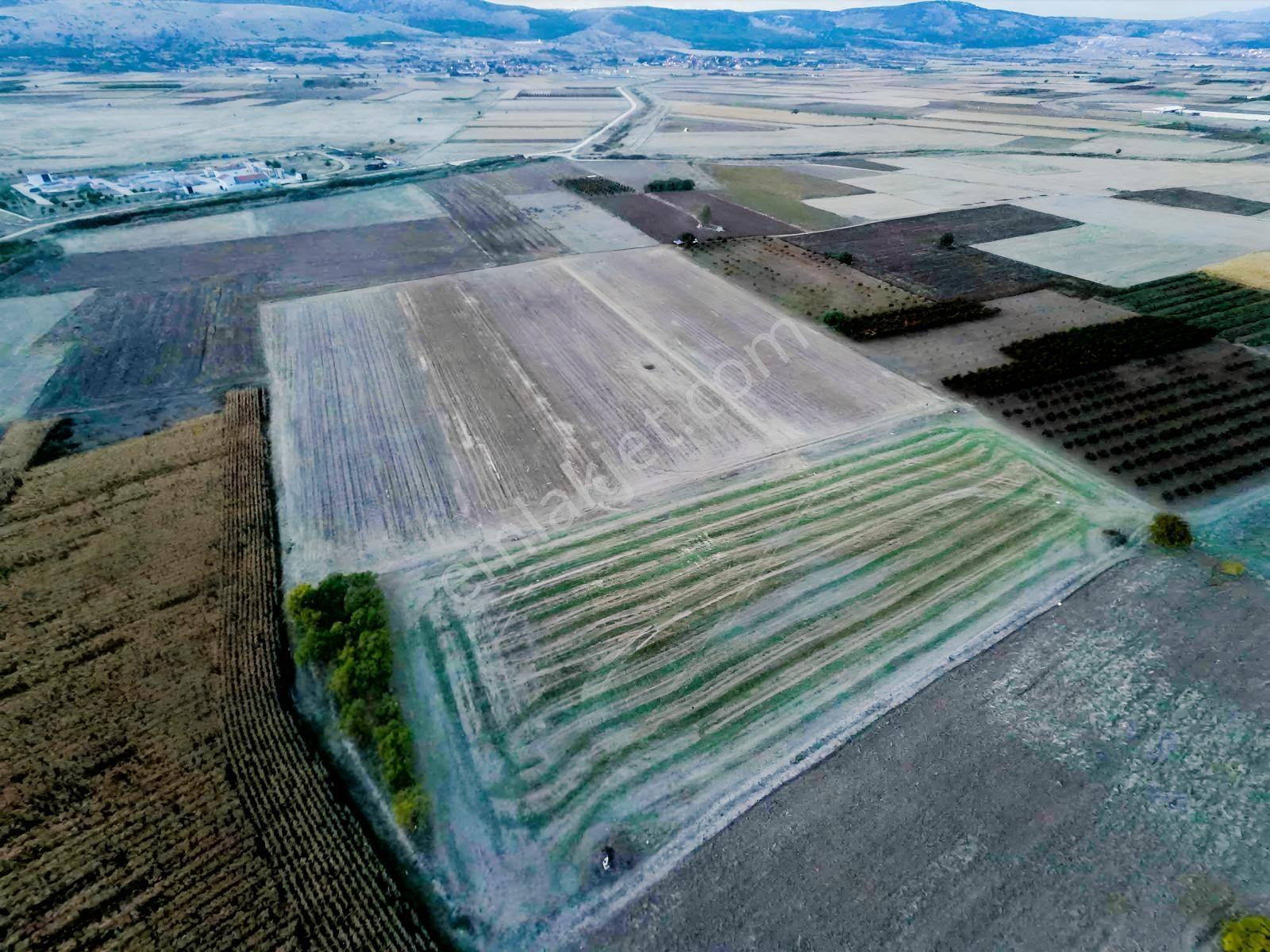 Çivril Menteş Mahallesinde İmara Yakın Satılık 17.219 M2 Arazi.. — fotoğraf 3