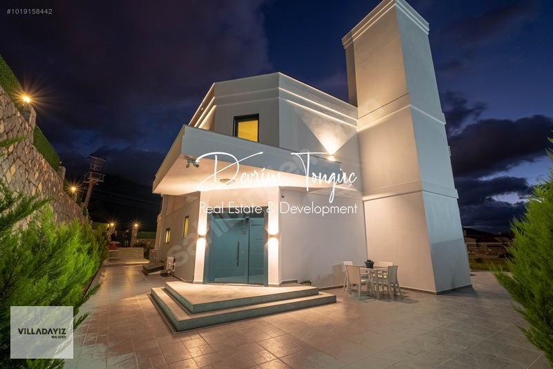 Ovacık'Ta Satılık Lüks Villa, 6+1, 570M², Özel Havuzlu