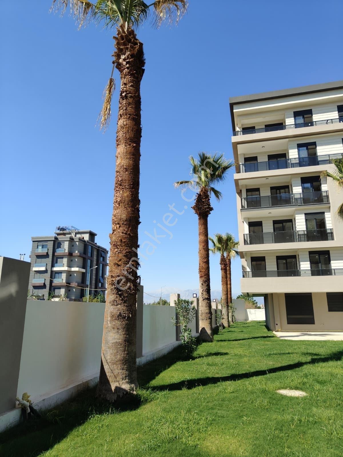 Kepez Göksu’da Havuzlu Sitede 1+1 Satilik Daire — fotoğraf 2