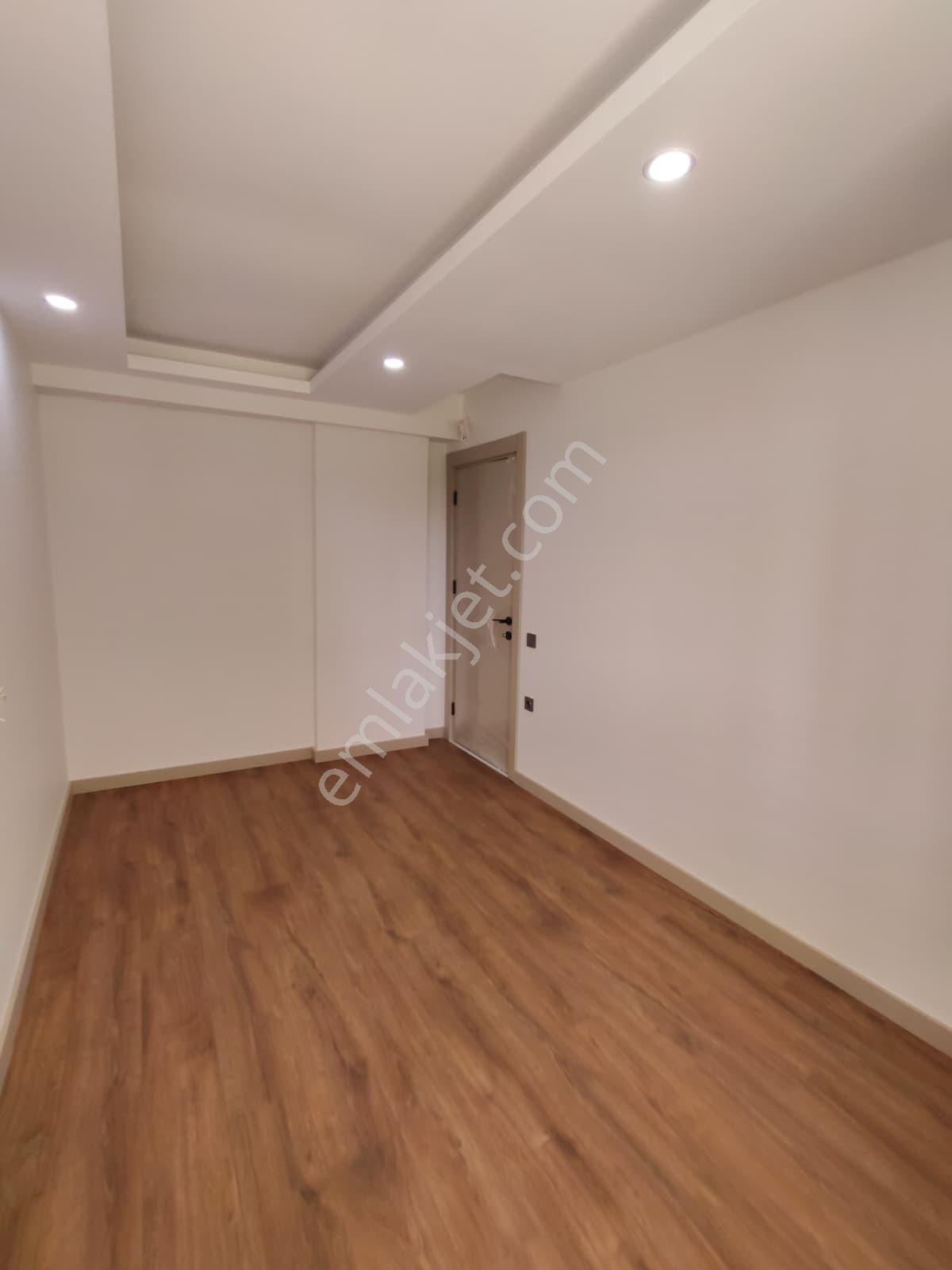 Kepez Göksu’da Havuzlu Sitede 1+1 Satilik Daire — fotoğraf 3