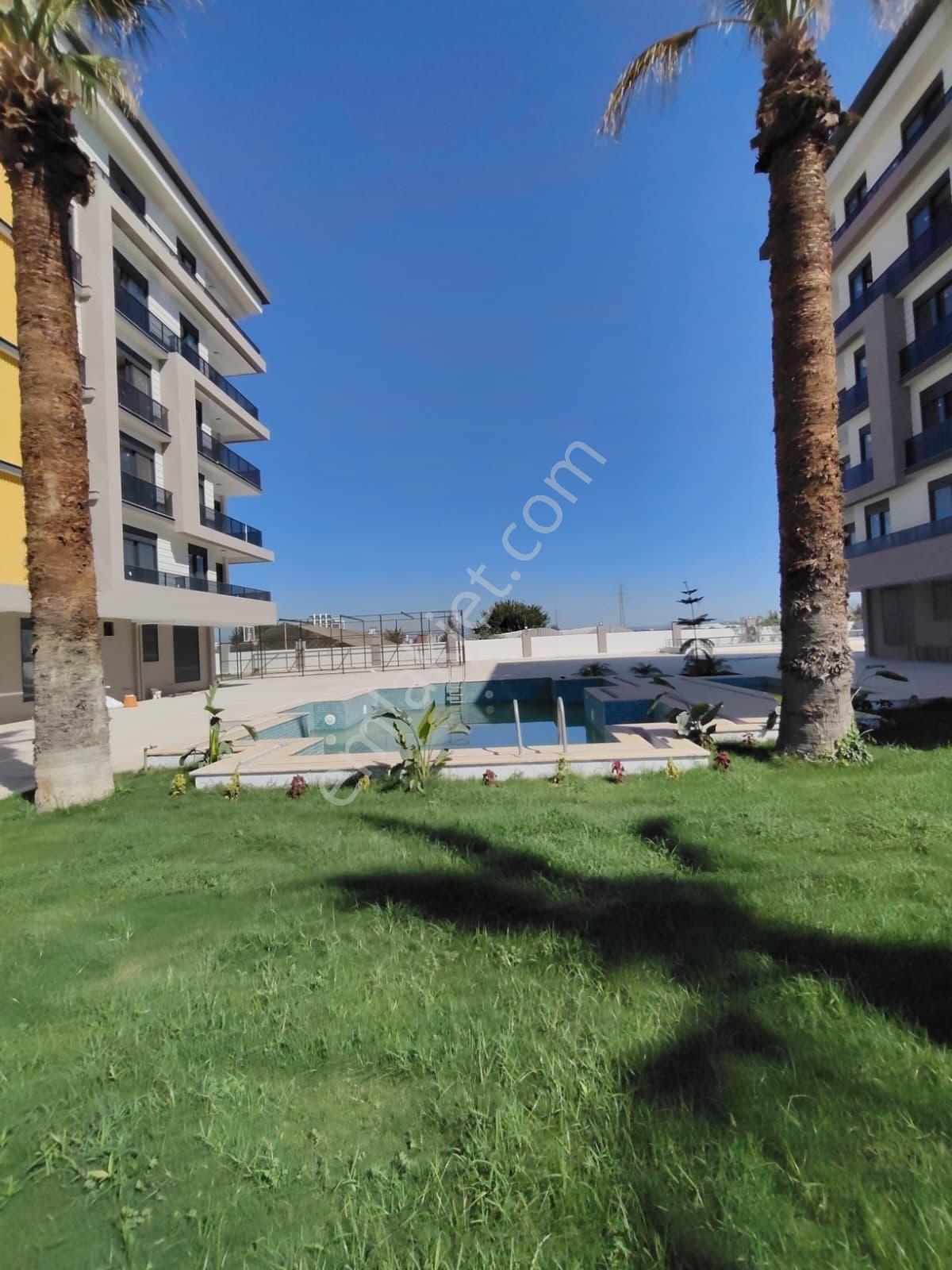 Kepez Göksu’da Havuzlu Sitede 1+1 Satilik Daire — fotoğraf 5