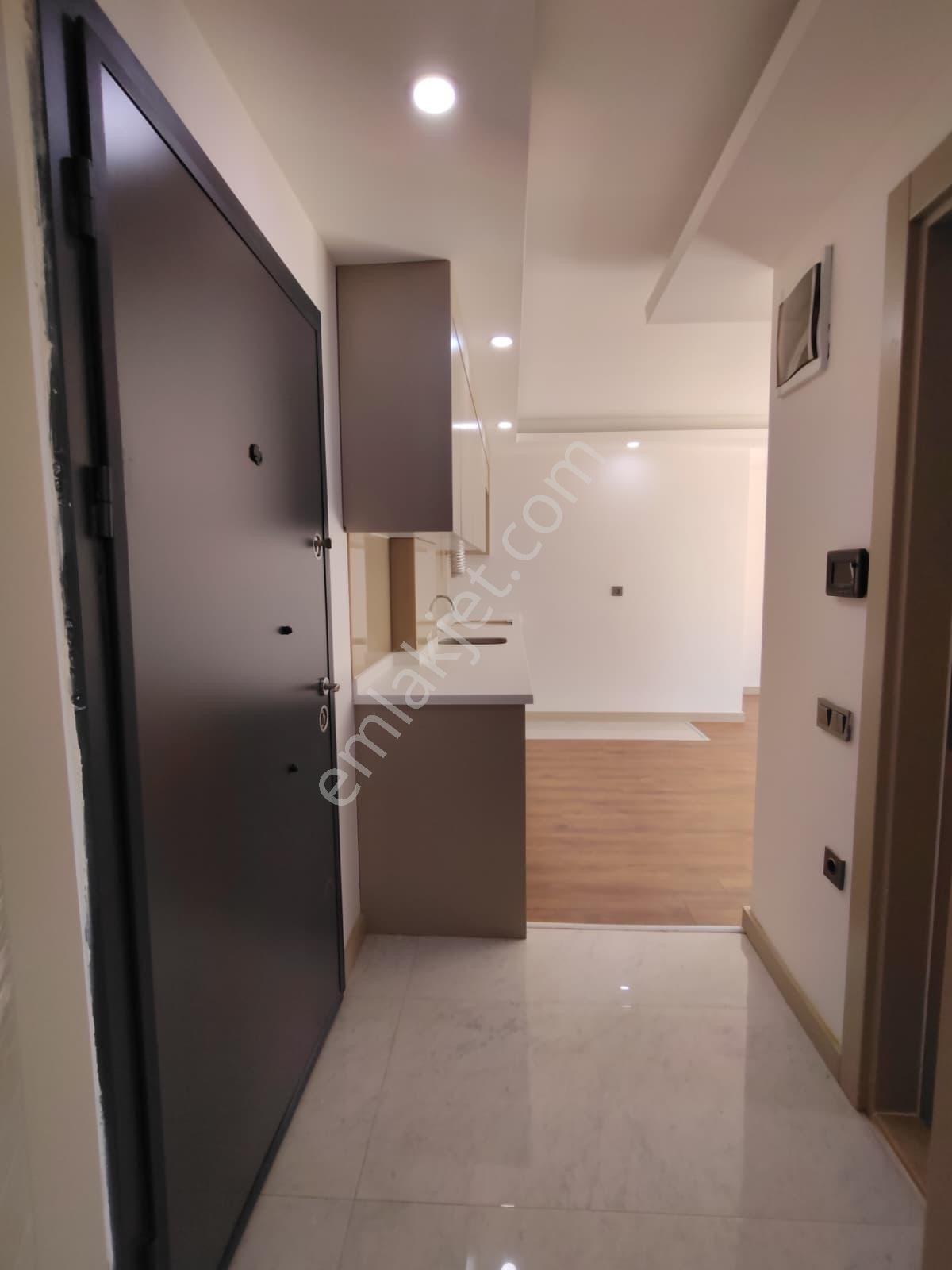 Kepez Göksu’da Havuzlu Sitede 1+1 Satilik Daire — fotoğraf 9