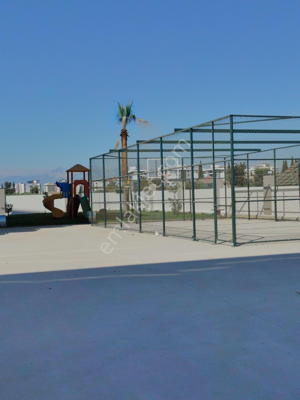 Kepez Göksu’da Havuzlu Sitede 1+1 Satilik Daire — fotoğraf 16