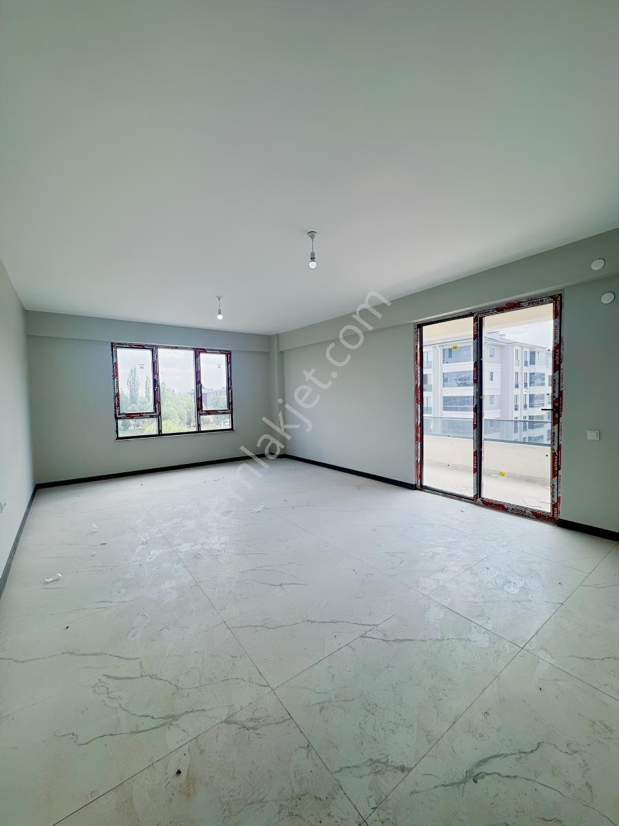 Kökoğlu'ndan Sera Avm Arkasında Site İçi Lüks 3+1 — fotoğraf 4
