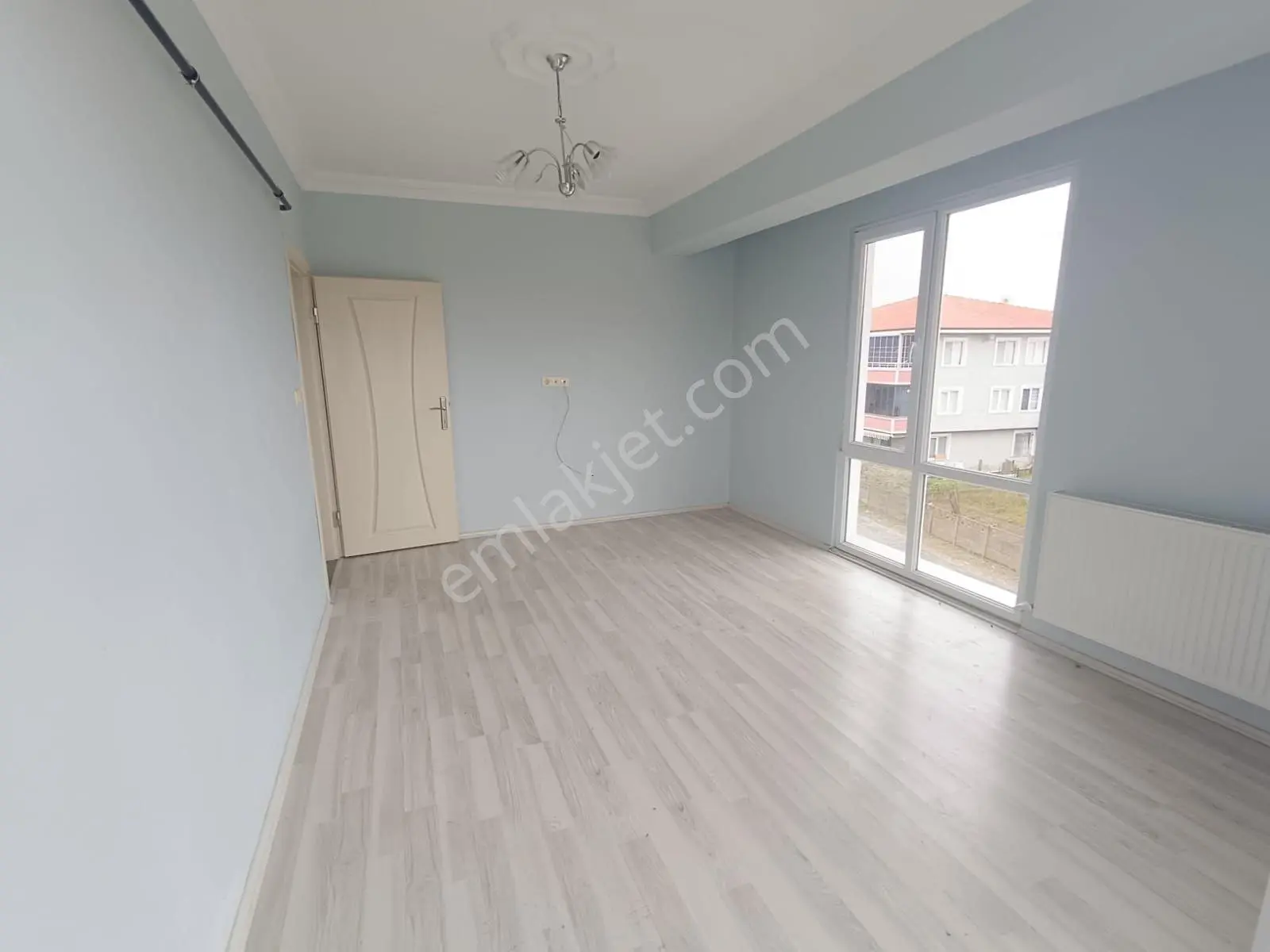 Sakarya Karasu'Da Satılık 2+1 Çift Balkonlu Ferah Daire