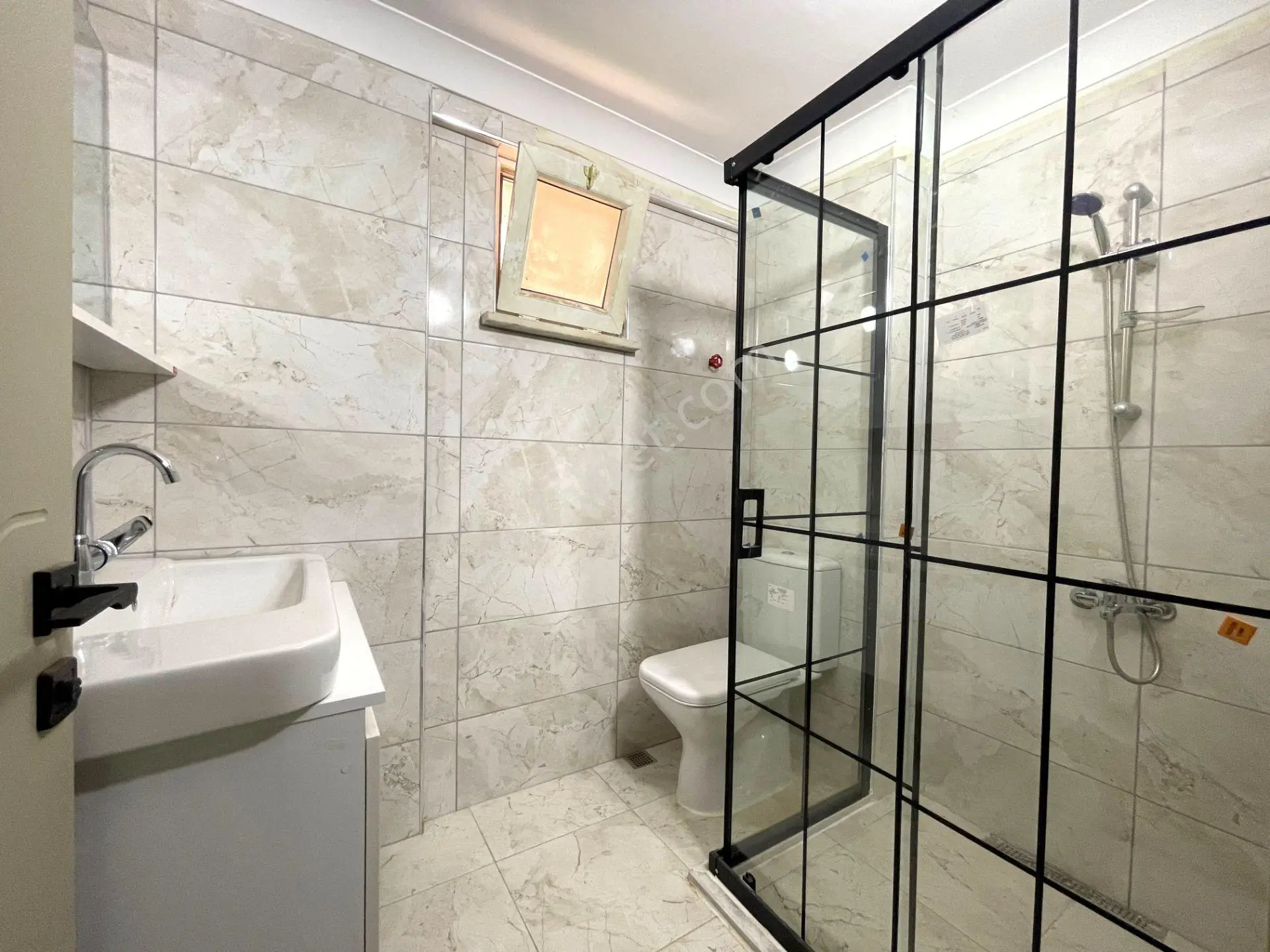 𝄞melodi'den Akçay Merkez'de Ayrı Mutfaklı Ön Cephe Bahçe Kullanımlı Harika Dizayn 2+1 Daire — fotoğraf 6